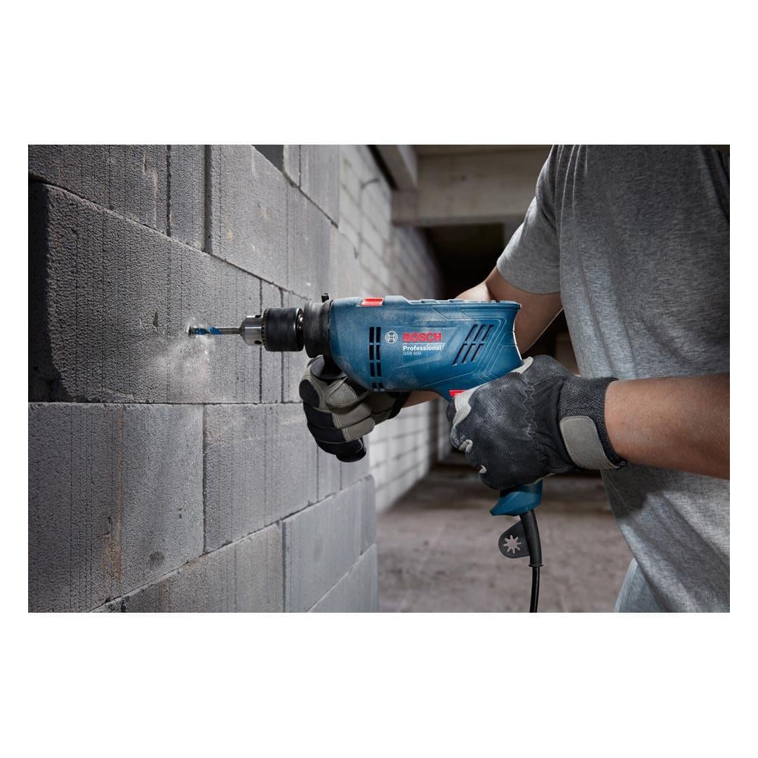 Bosch Profesyonel GSB 600 Darbeli Matkap 600 Watt Aksesuar ve El Aletleri Setli Plastik Taşıma Çantalı