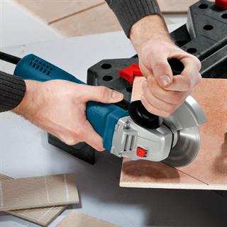 Bosch GWS 7-115 E Profesyonel 720 Watt 115 mm Avuç Taşlama Makinası