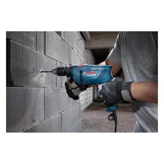 Bosch Profesyonel GSB 600 Darbeli Matkap 600 Watt Aksesuar ve El Aletleri Setli Plastik Taşıma Çantalı