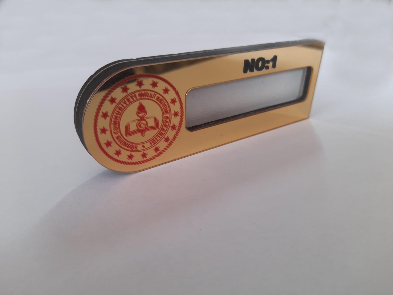 3 mm Mdf Fotoğraflı Öğrenci ve Öğretmen Dolap İsimliği Gold  MEB