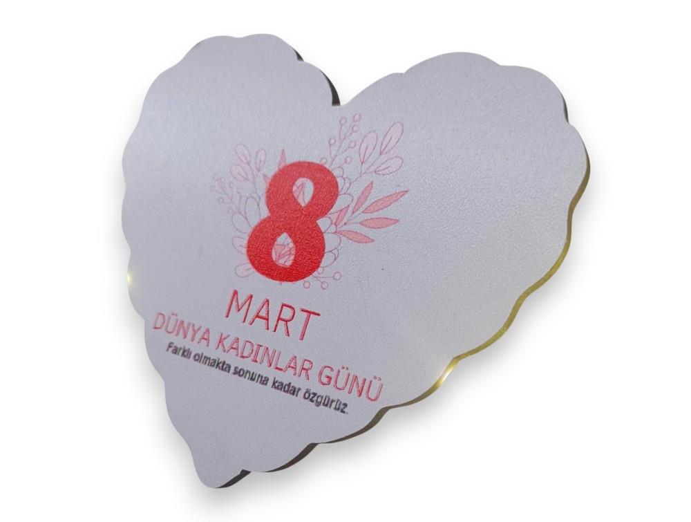 8 Mart Kadınlar Günü Kalpli Magnet