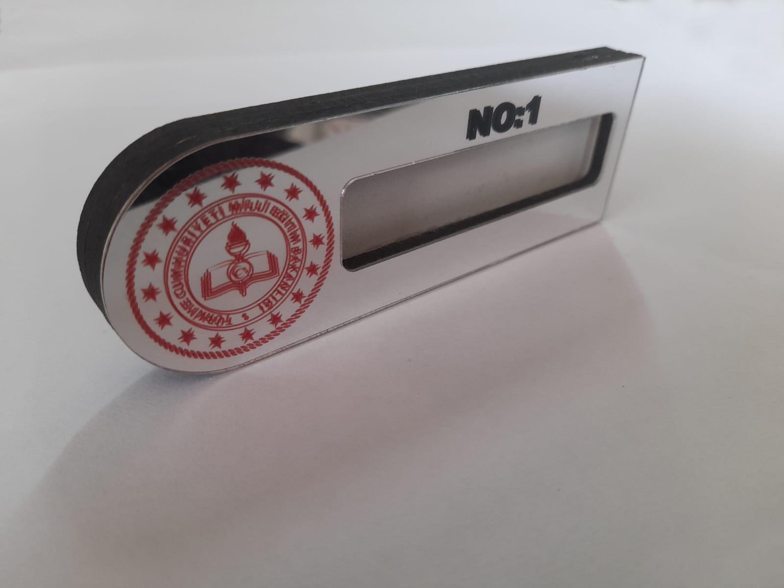 3 mm Mdf Fotoğraflı Öğrenci ve Öğretmen Dolap İsimliği Gümüş  MEB