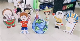 23 Nisan Dünya Çocukları Ayaklı Set 9 Adet Set 