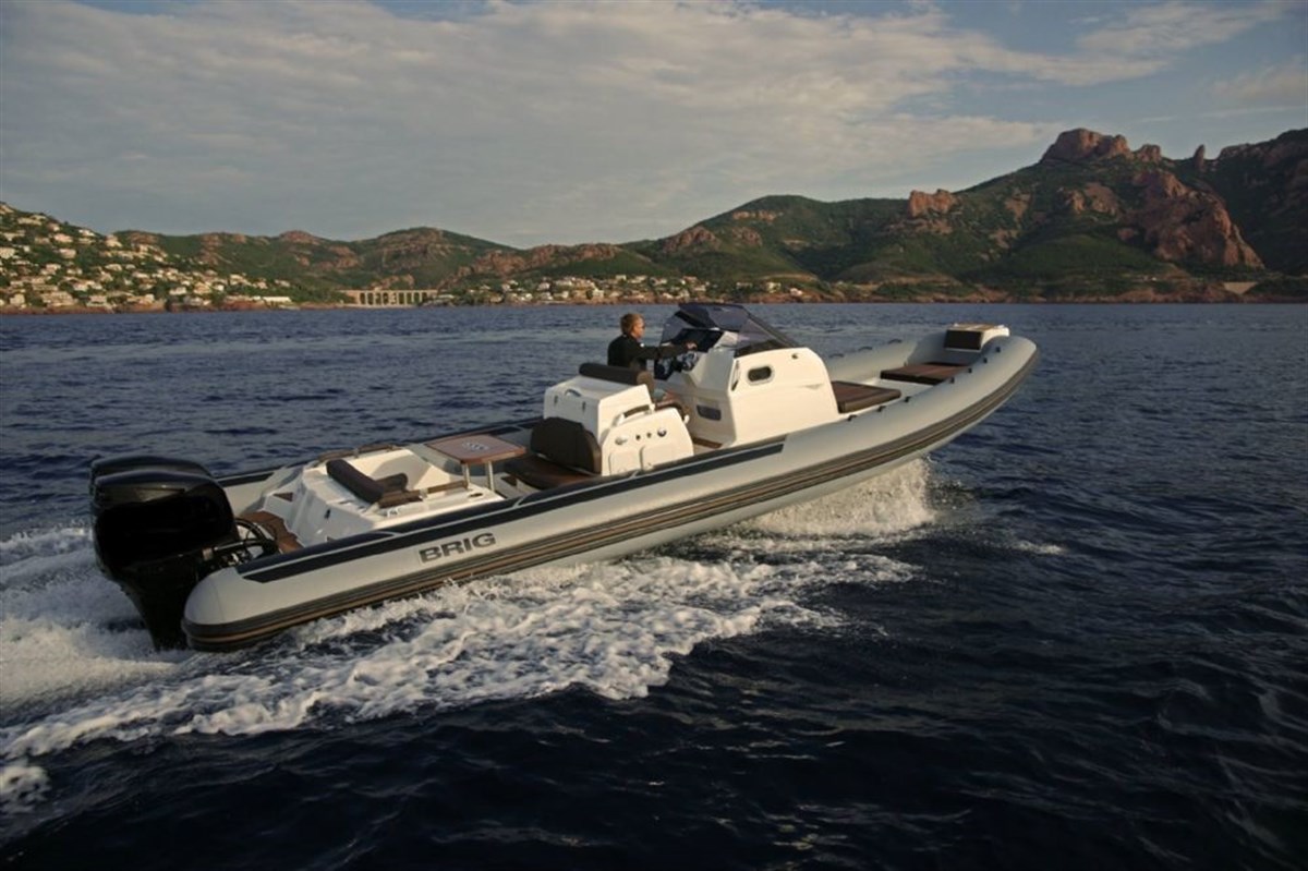  Brig E10 Fiber Tabanlı Konsollu Hypalon Seadeck Şişme Bot  