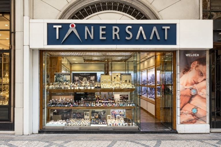 Taner Saat Tahtakale mağazası