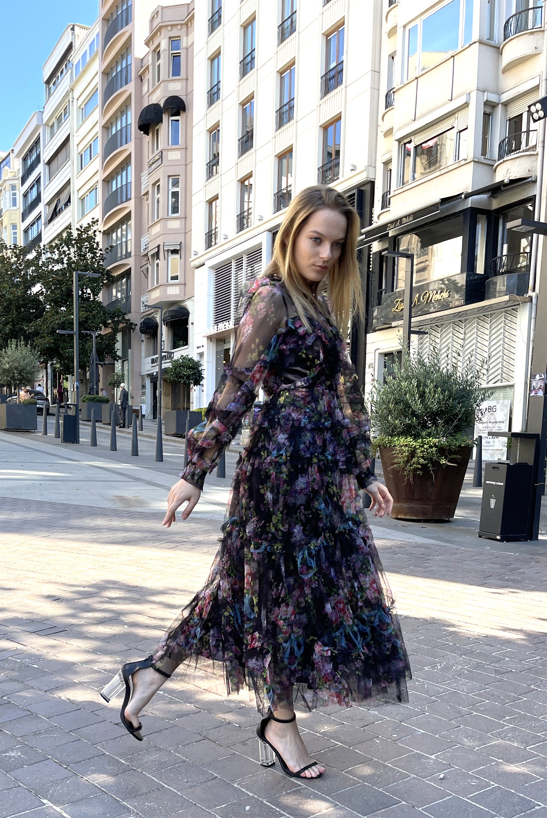 Kadın Çiçekli Tasarım Tül Elbise