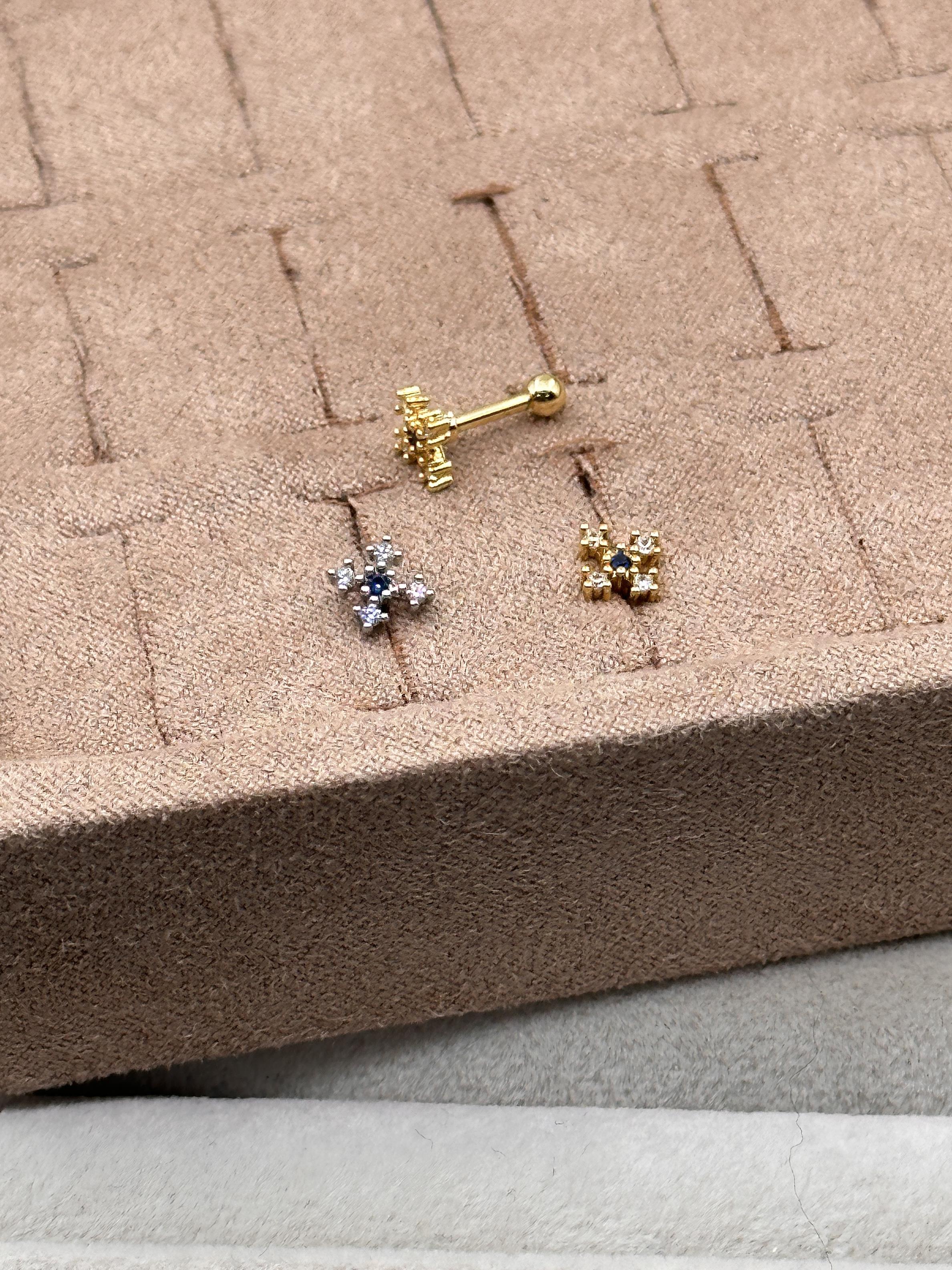 CROSS TRAGUS PIERCING 