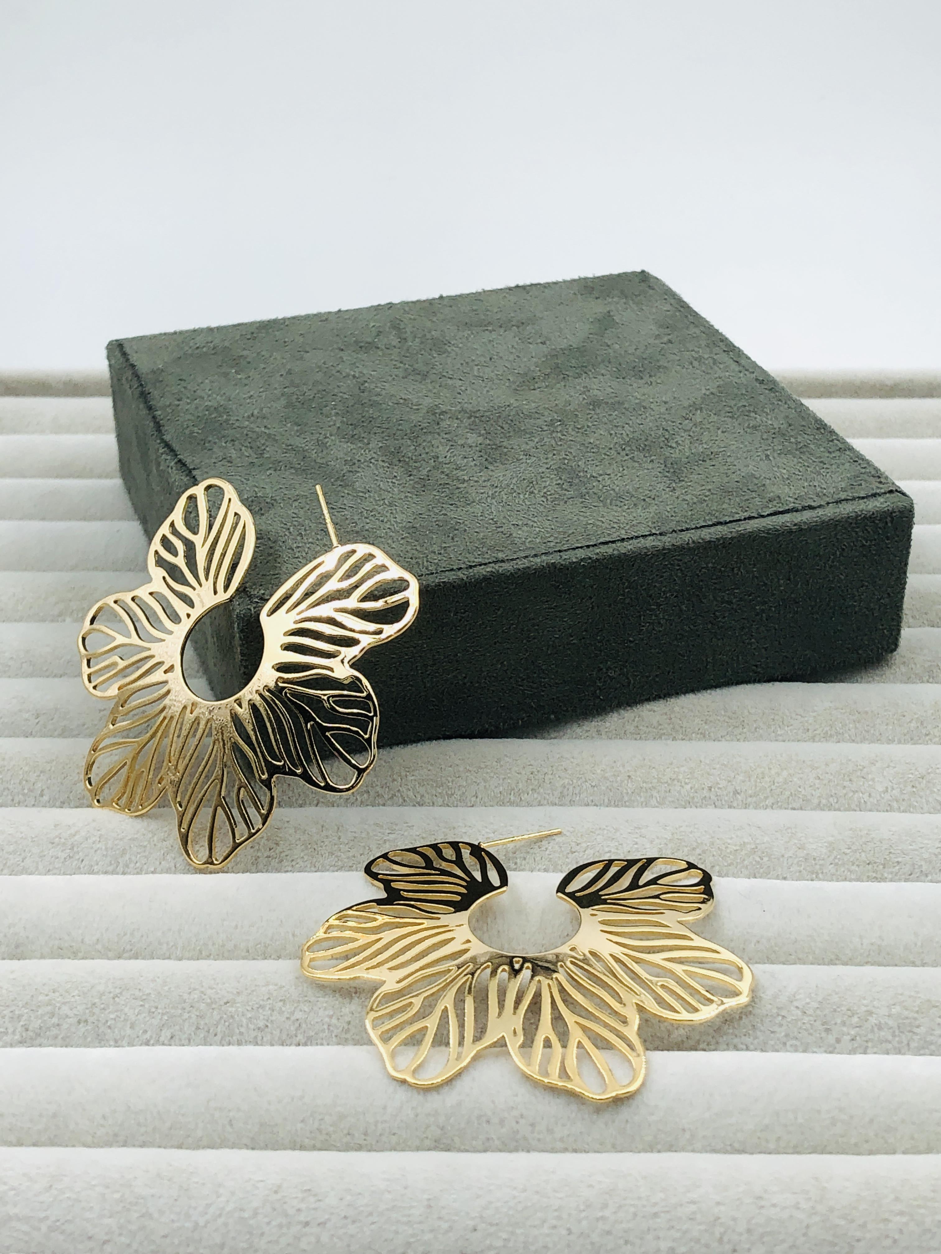 GOLD ÇİÇEK KÜPE 