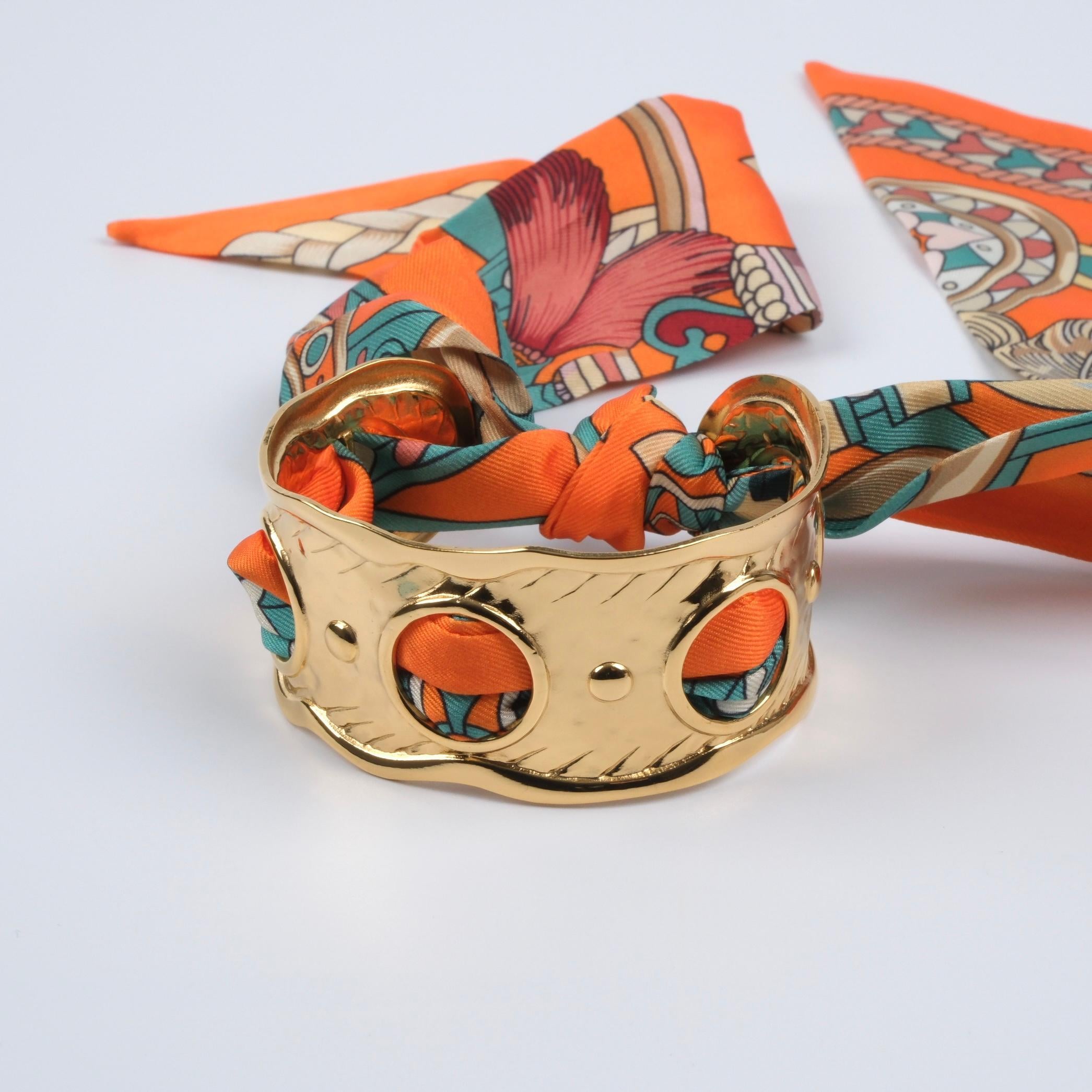 Toptan EŞARP DETAYLI BİLEZİK