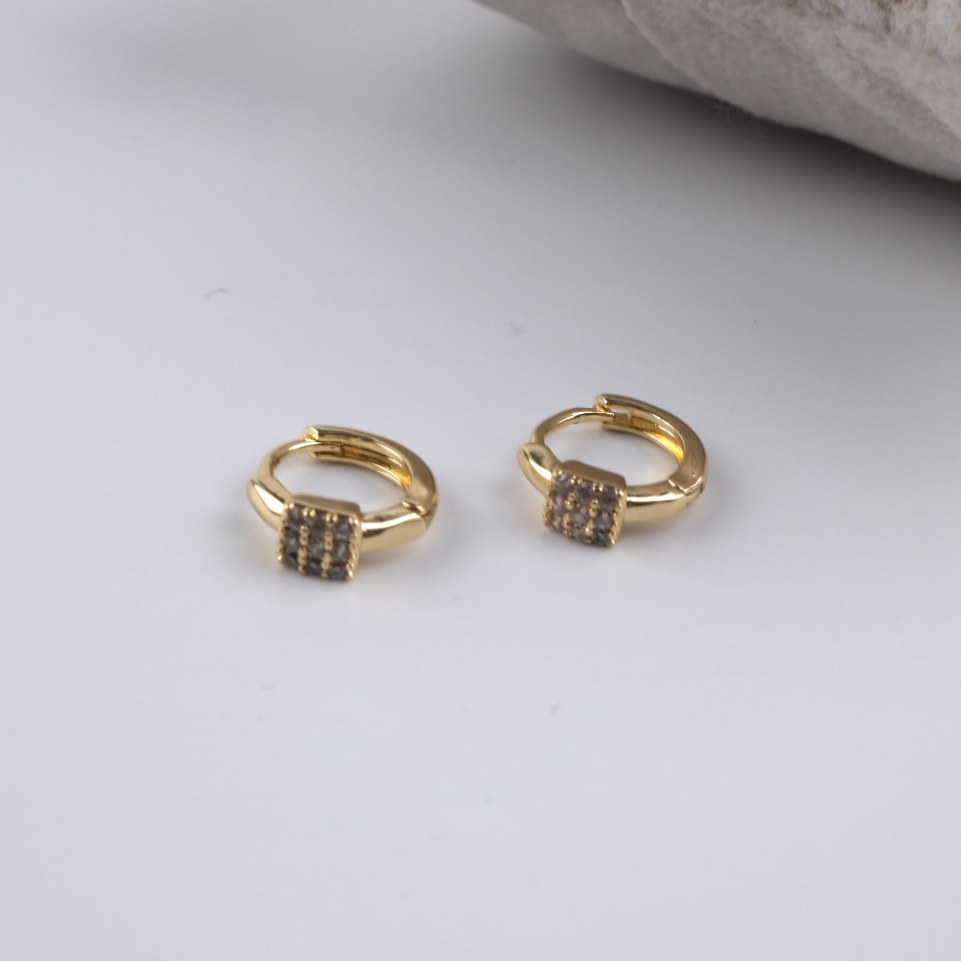 Toptan KARE TAŞLI HALKA KÜPE