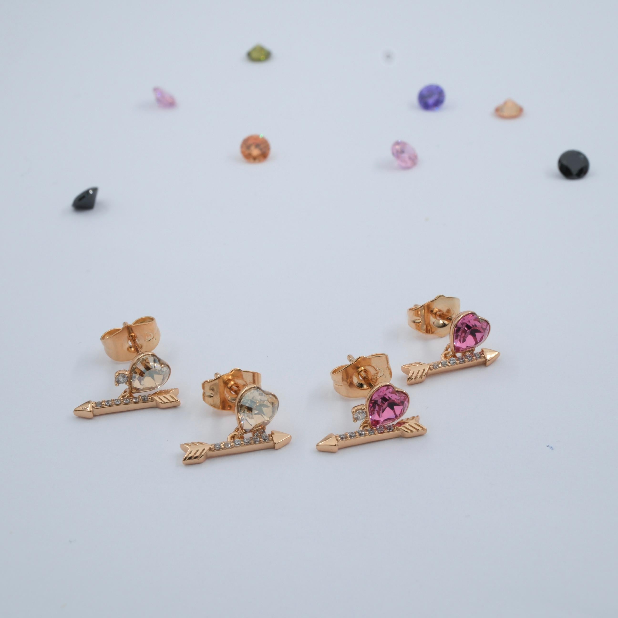 Toptan SWAROVSKİ TAŞLI KALPLİ KÜPE