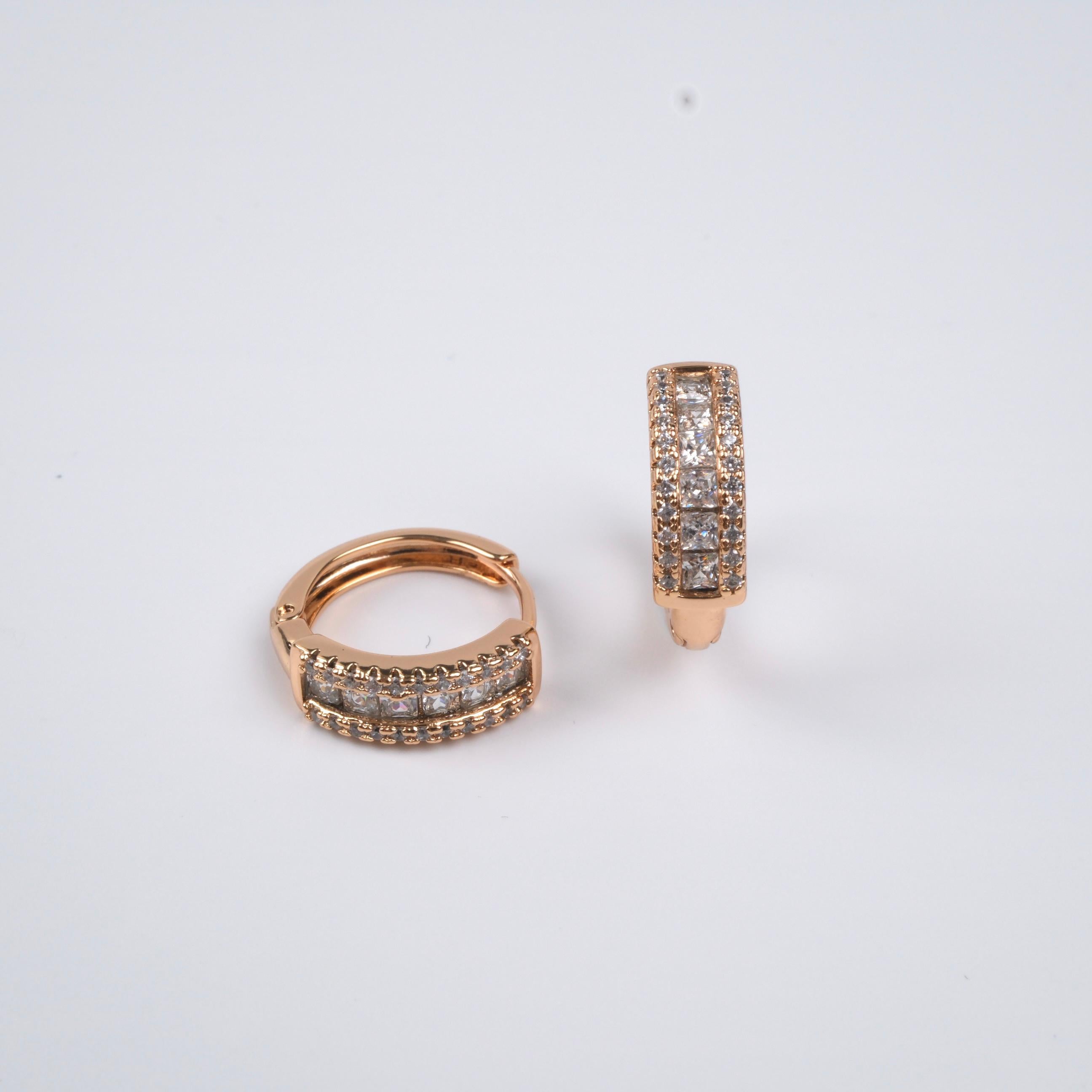 Toptan TAŞLI KÜÇÜK HALKA KÜPE 