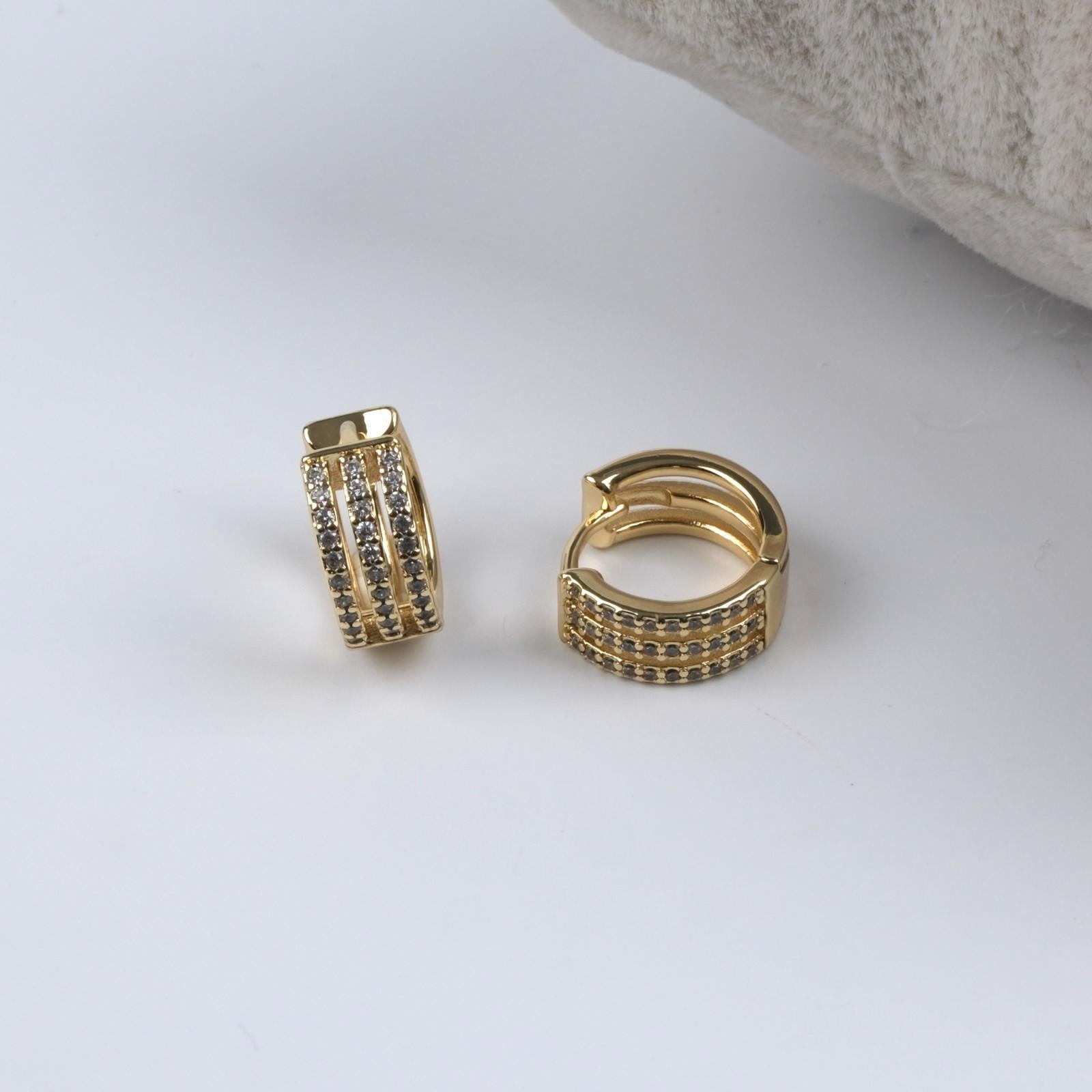 Toptan ÜÇ SIRA TAŞ HALKA KÜPE