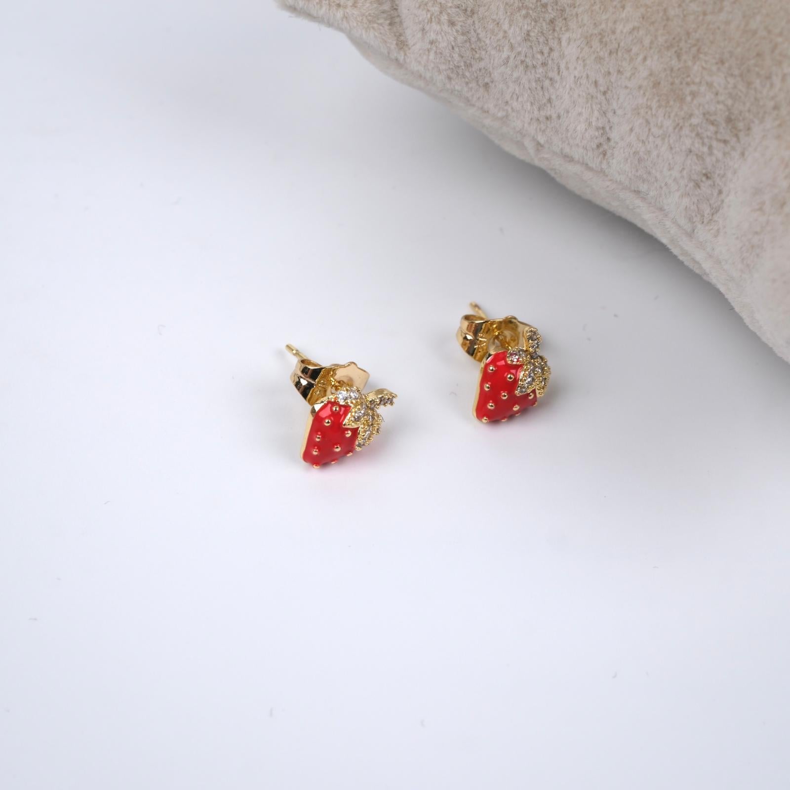 Toptan VIP SERİ ÇİLEK KÜPE