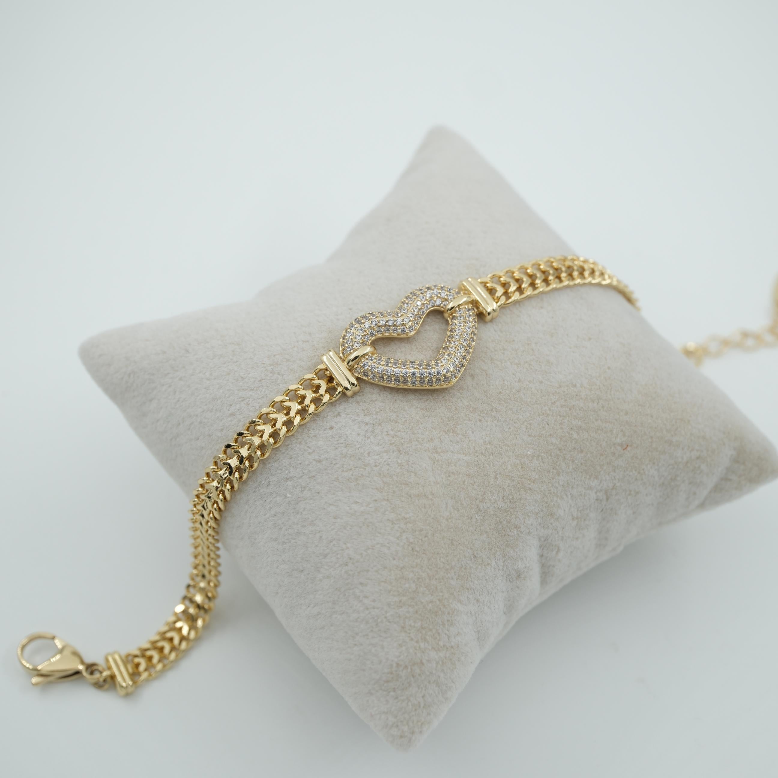 Toptan VIP SERİ KALPLİ BİLEKLİK