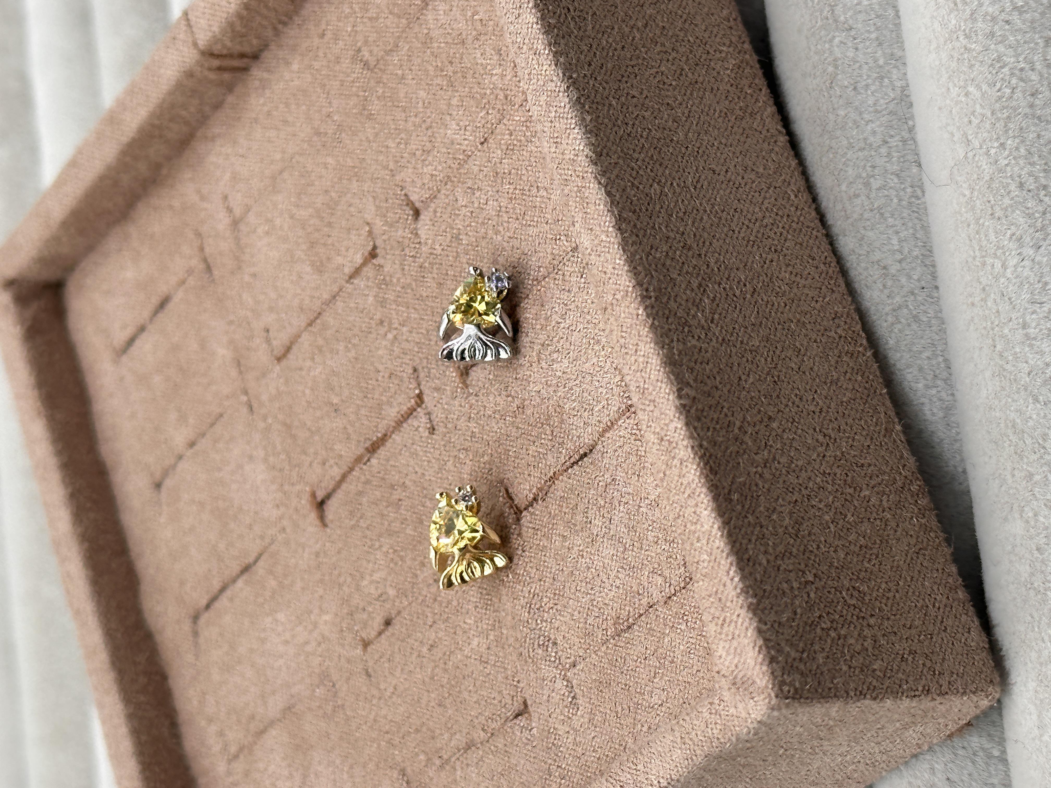 KOI FISH TRAGUS PIERCING 