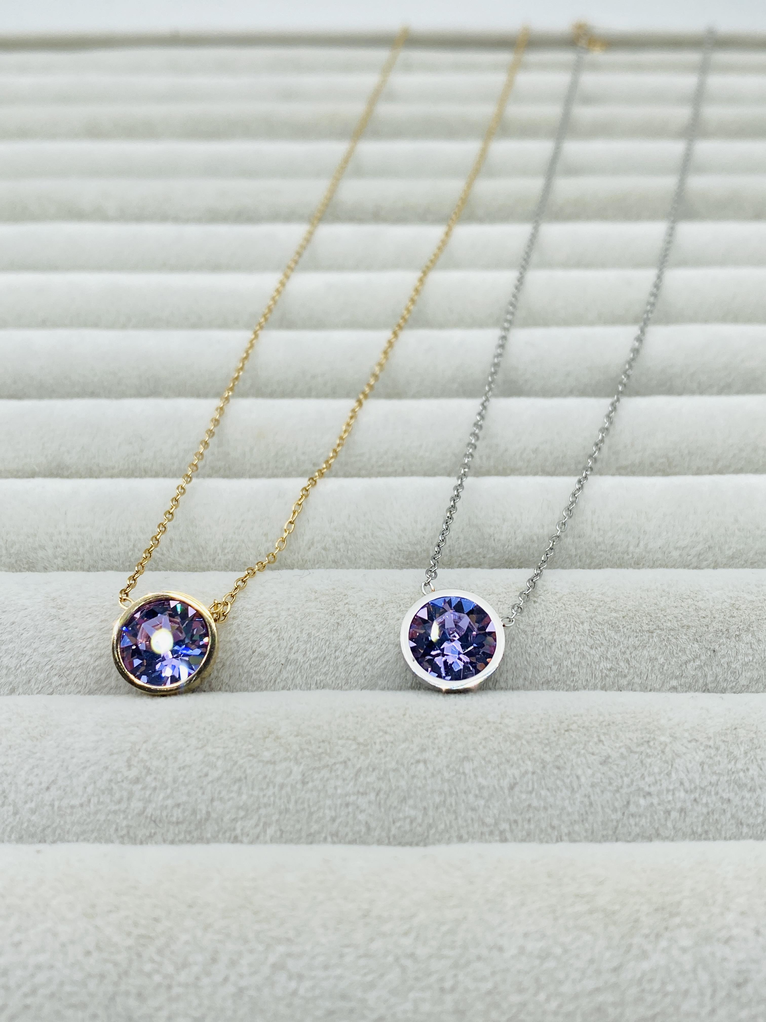 MOR SWAROVSKI TAŞLI ÇELİK KOLYE 