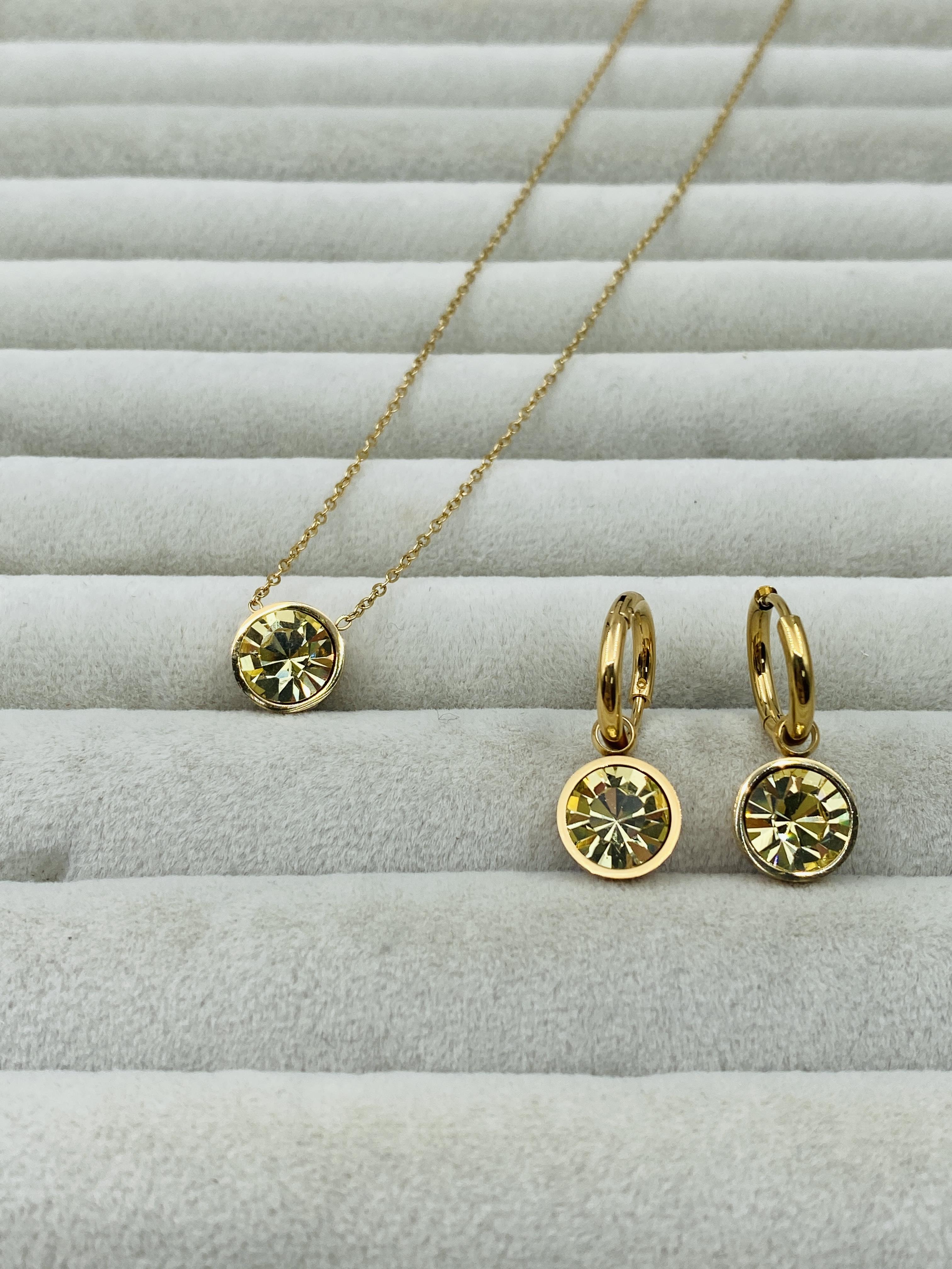 SARI SWAROVSKI TAŞLI ÇELİK KOLYE 