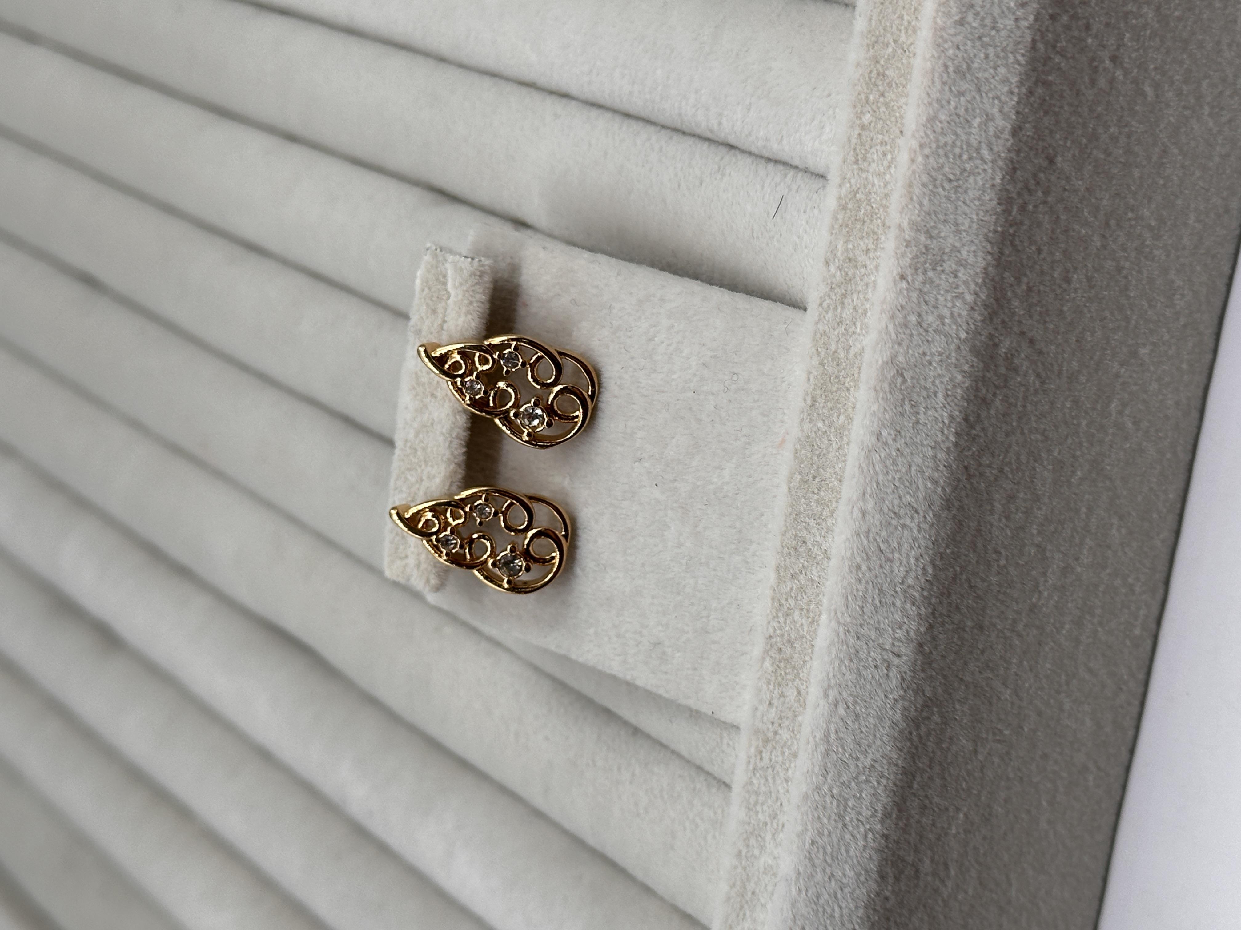 TAŞLI GOLD ÇELİK KÜPE 