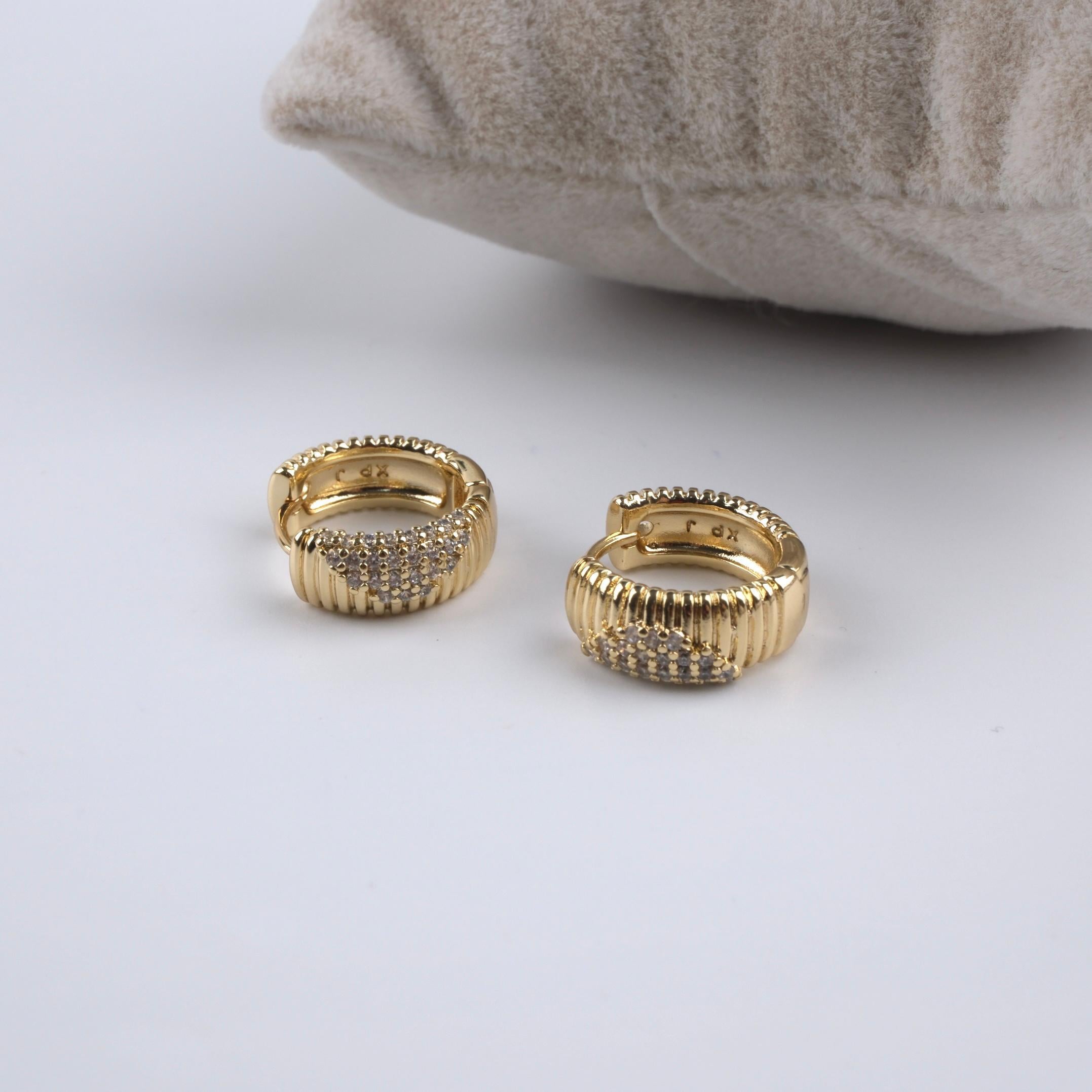 Toptan 14K TAŞLI KÜPE