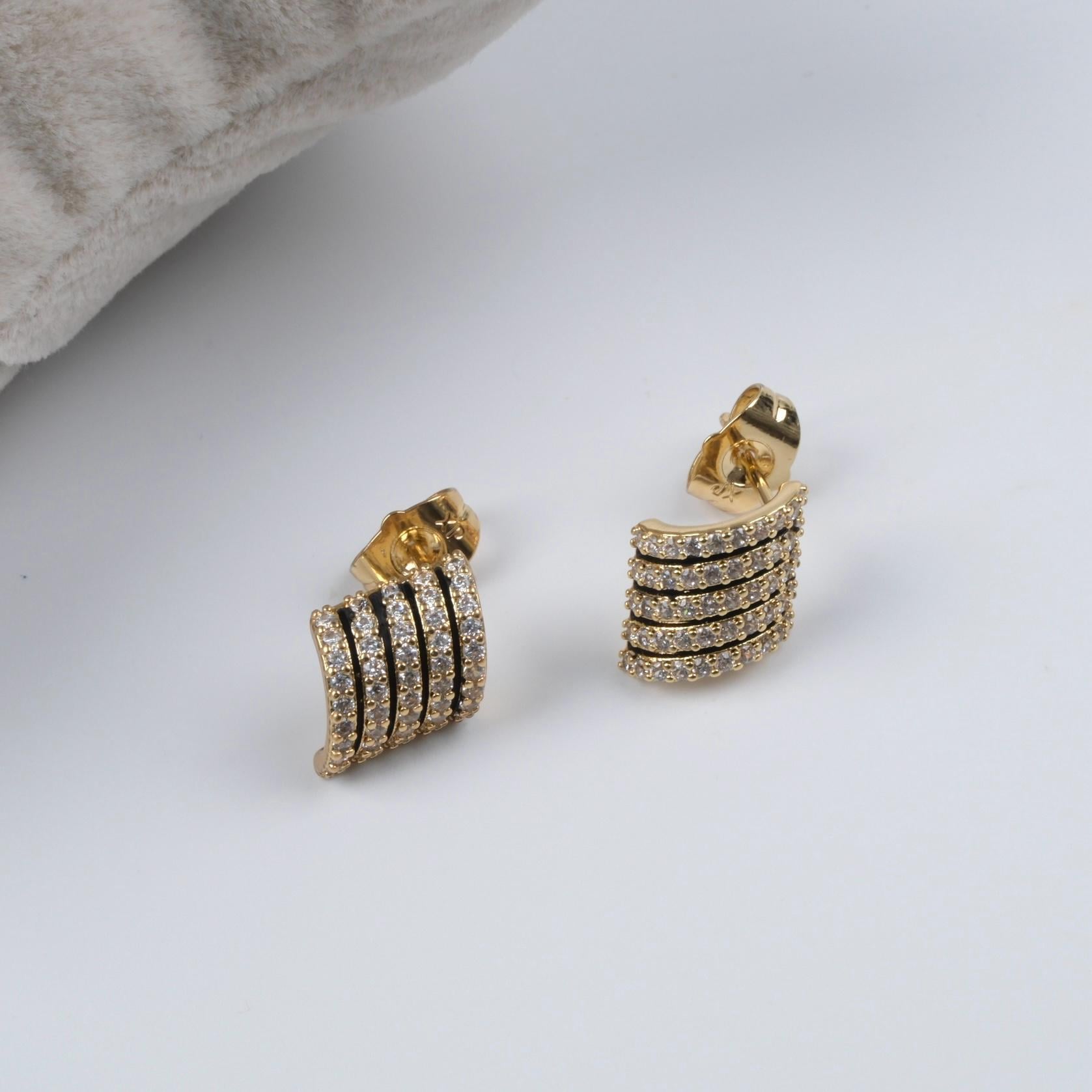 Toptan BEŞ SIRA TAŞ KÜPE 