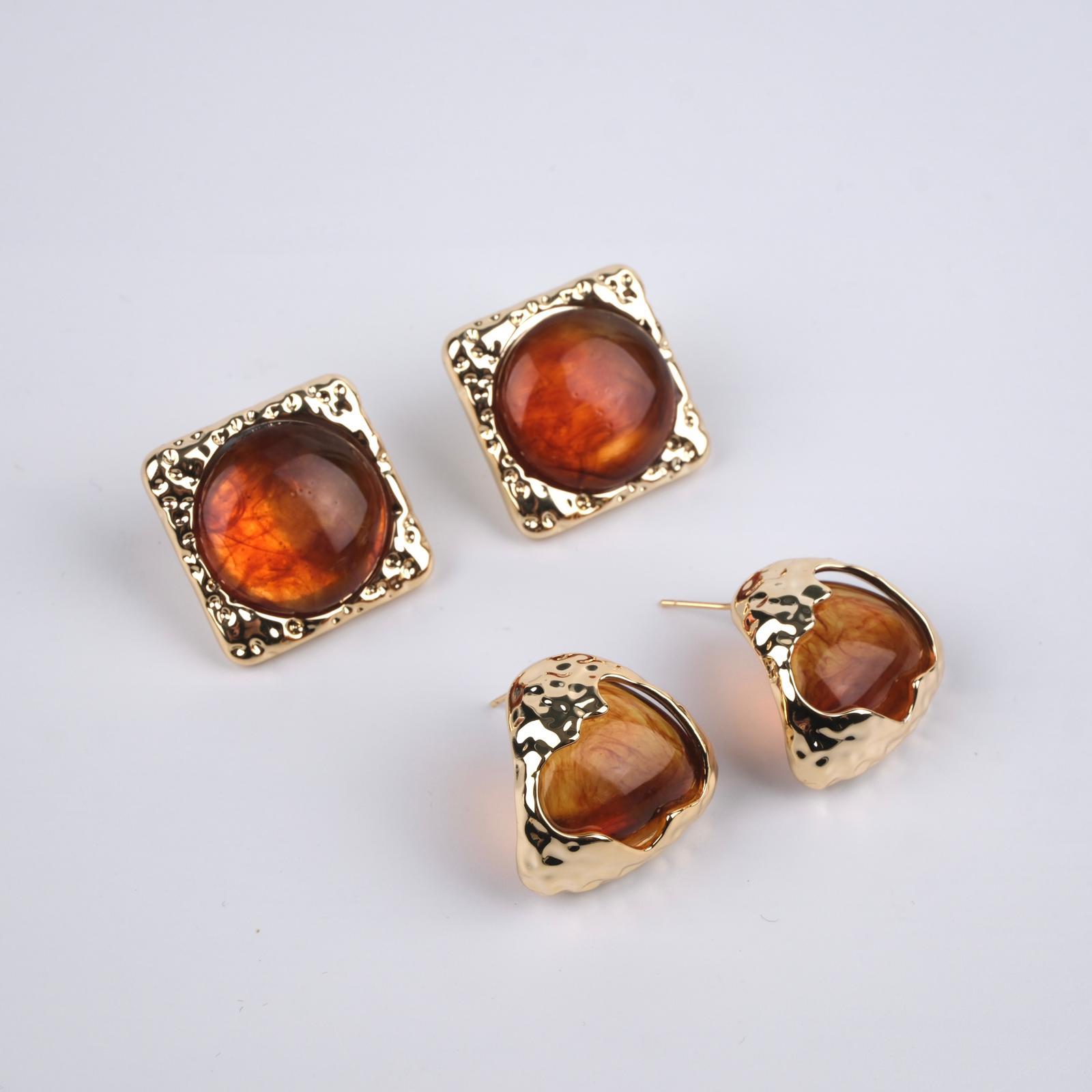 Toptan KEHRİBAR TAŞ KÜPE