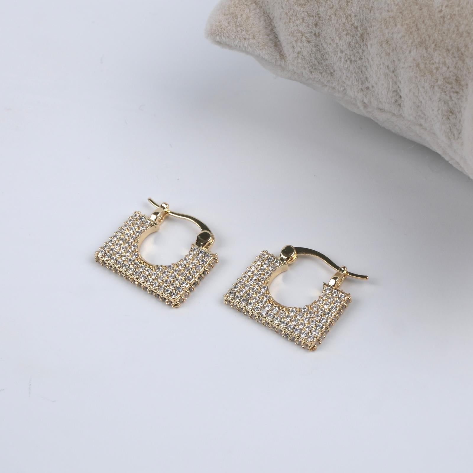 Toptan MİNİ TAŞLI KÜPE