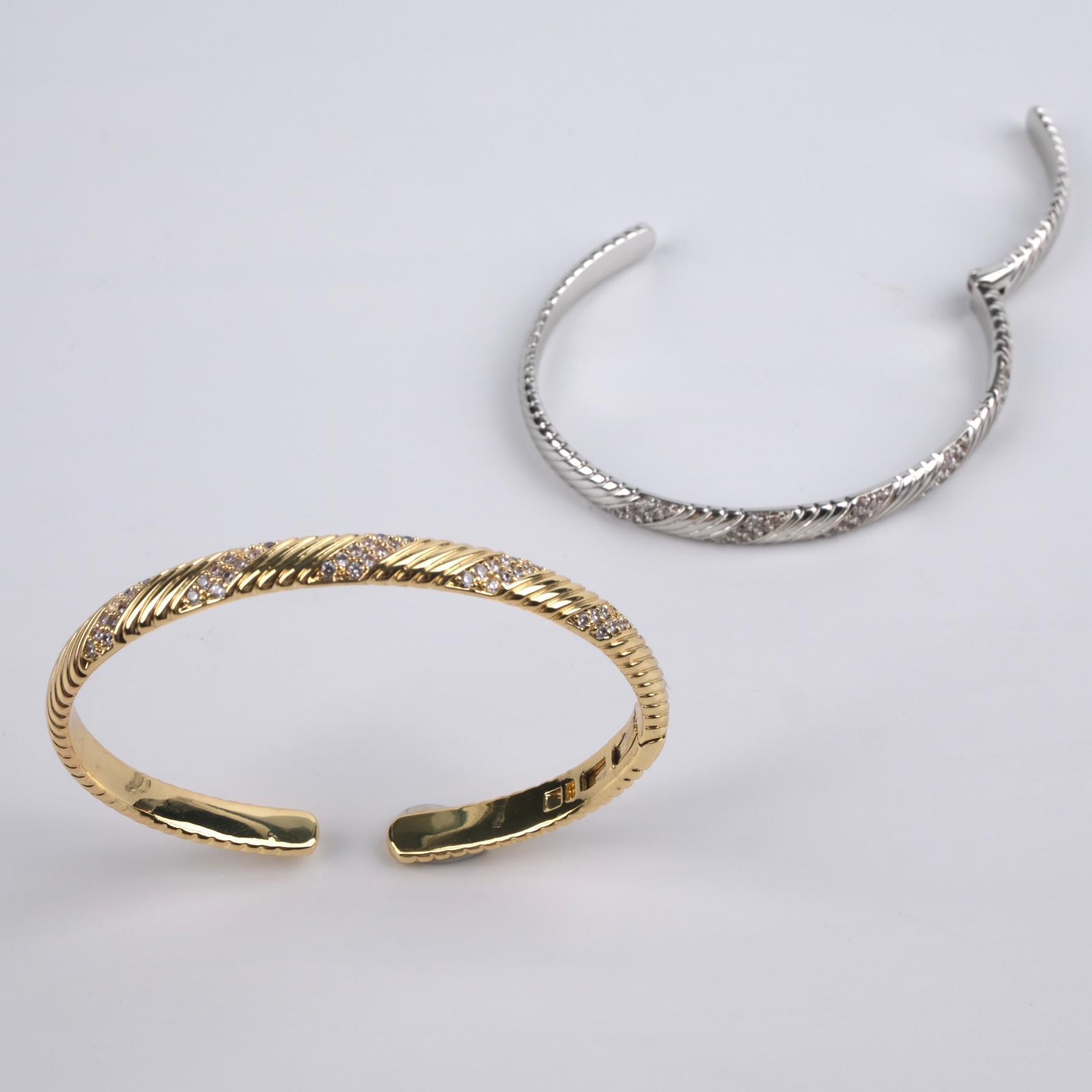 Toptan ÖZEL SERİ KELEPÇE BİLEZİK