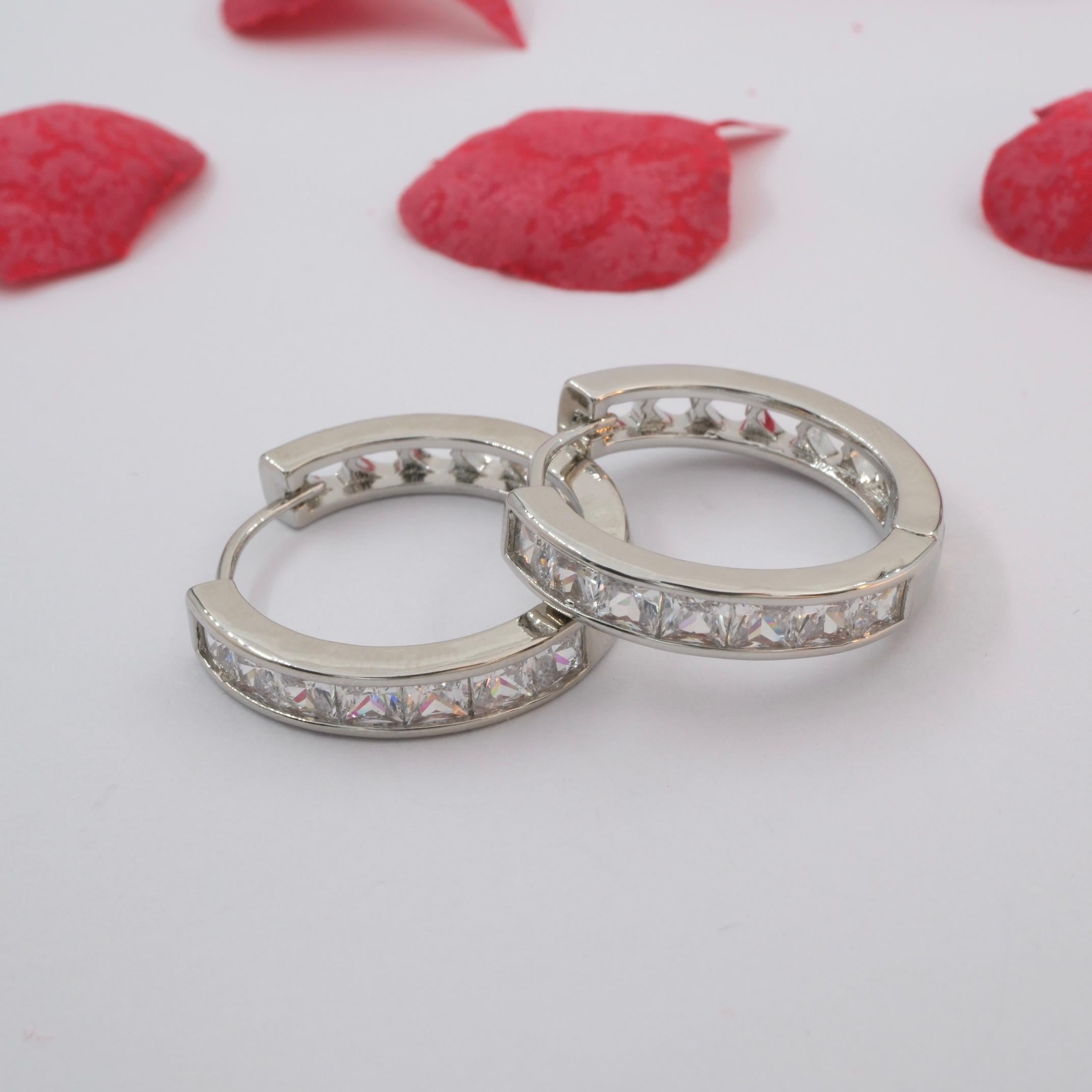 Toptan ÖZEL SERİ MİNİ TAŞLI HALKA KÜPE 