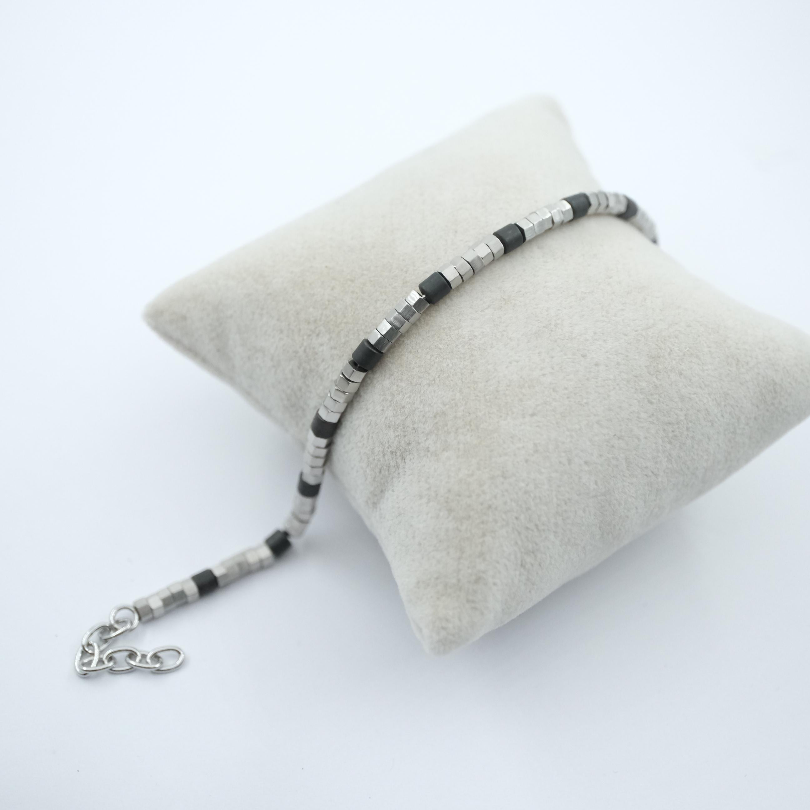 Toptan SİYAH TAŞLI ÇELİK BİLEKLİK 