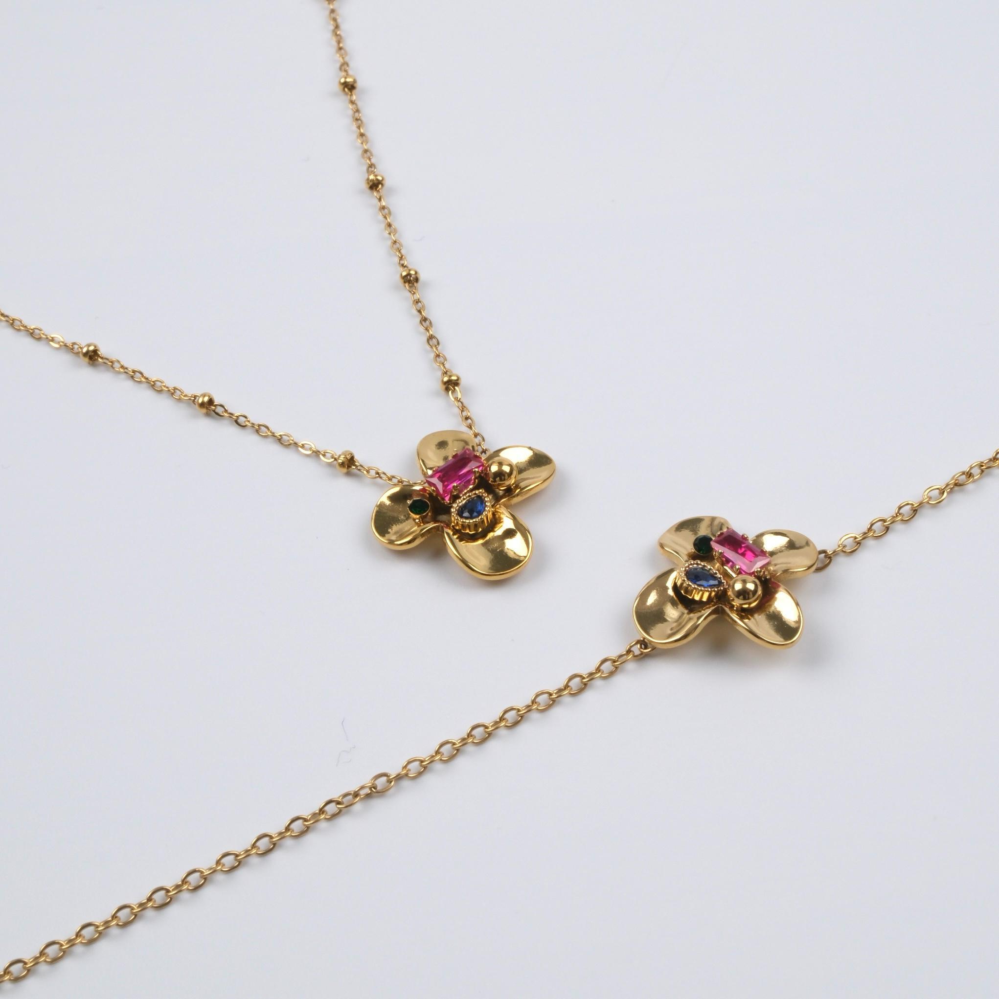 Toptan TAŞ DETAYLI ÇİÇEK TAKIM 