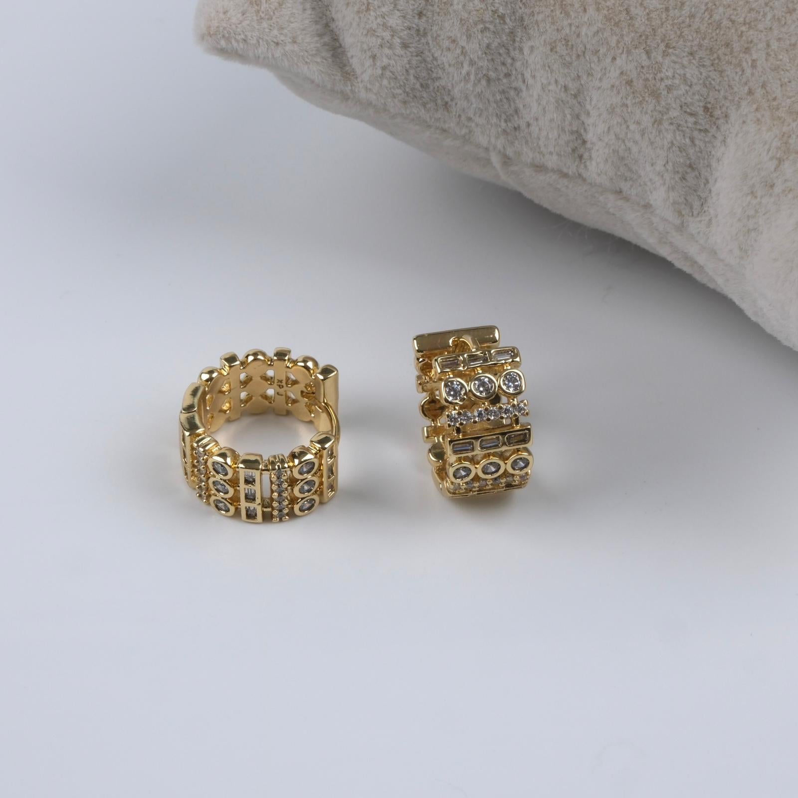 Toptan TAŞLI HALKA KÜPE