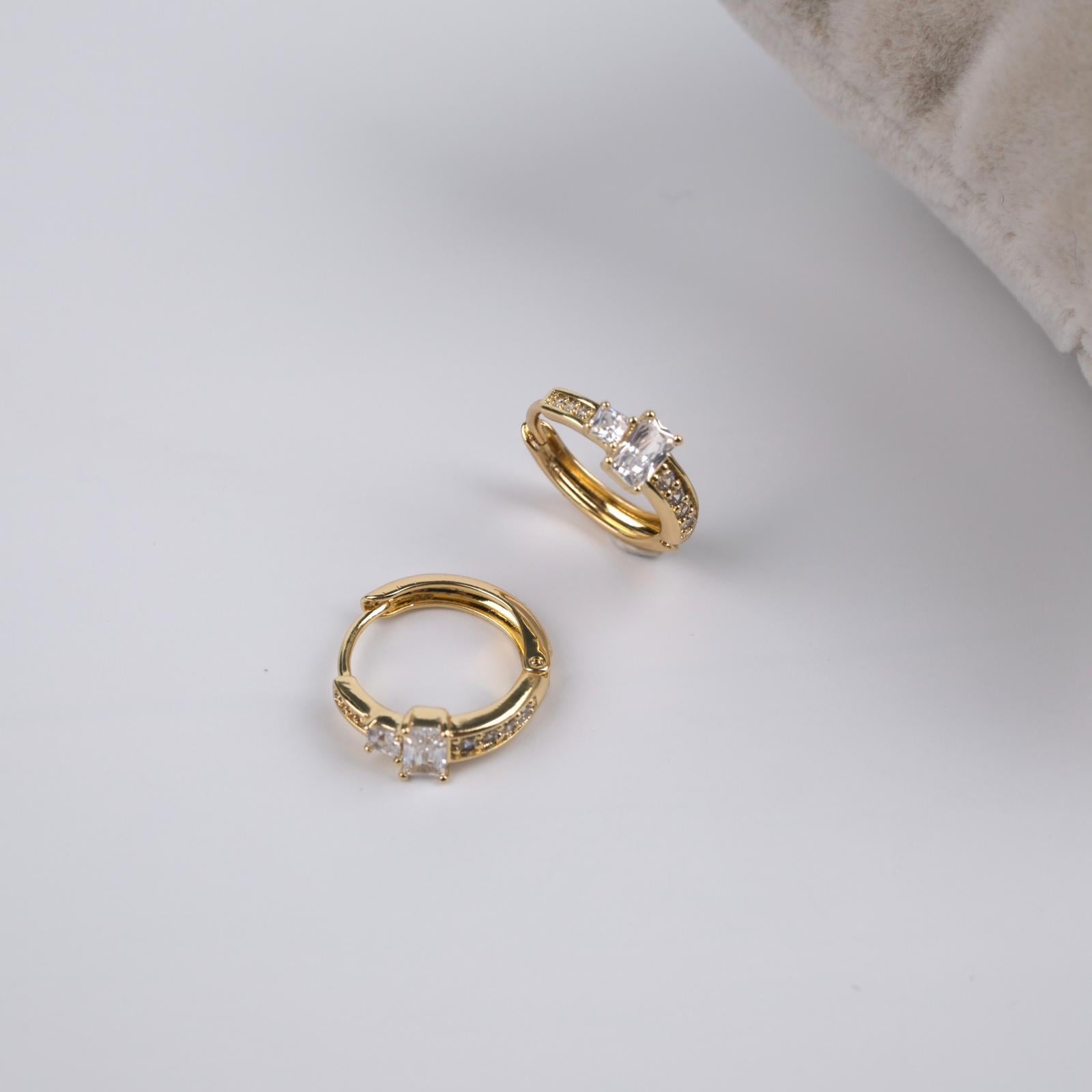 Toptan TAŞLI HALKA KÜPE