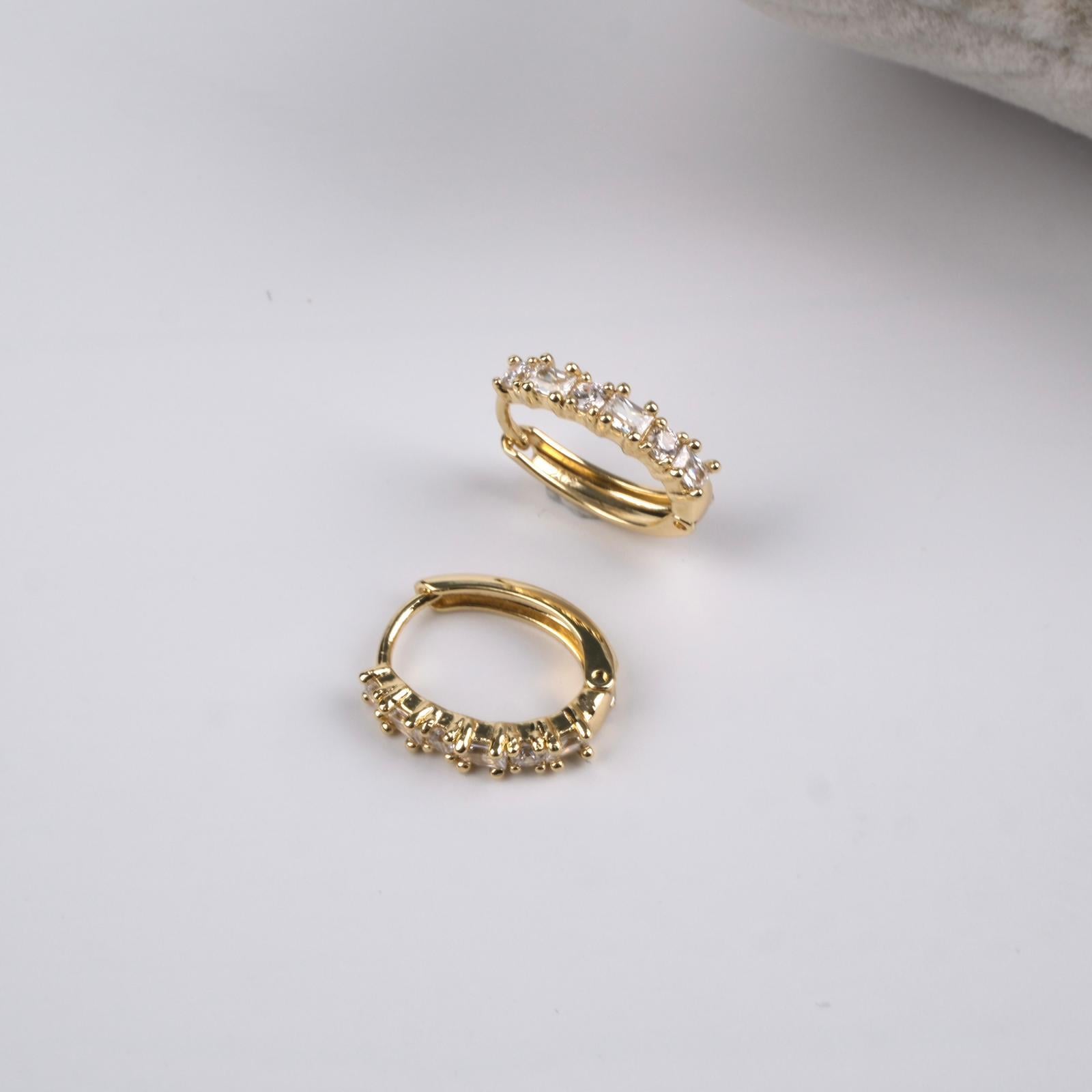 Toptan TAŞLI HALKA KÜPE