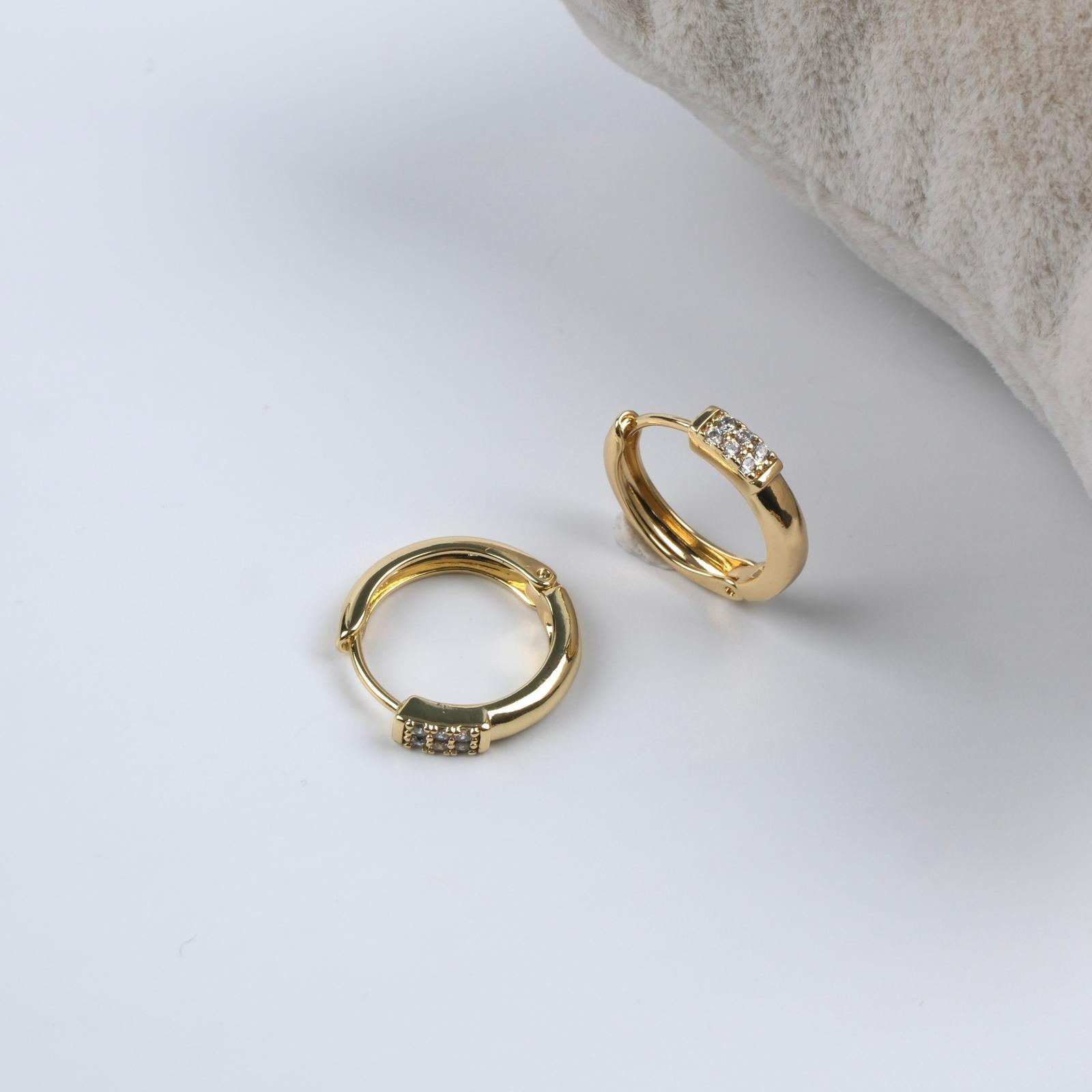 Toptan TAŞLI HALKA KÜPE