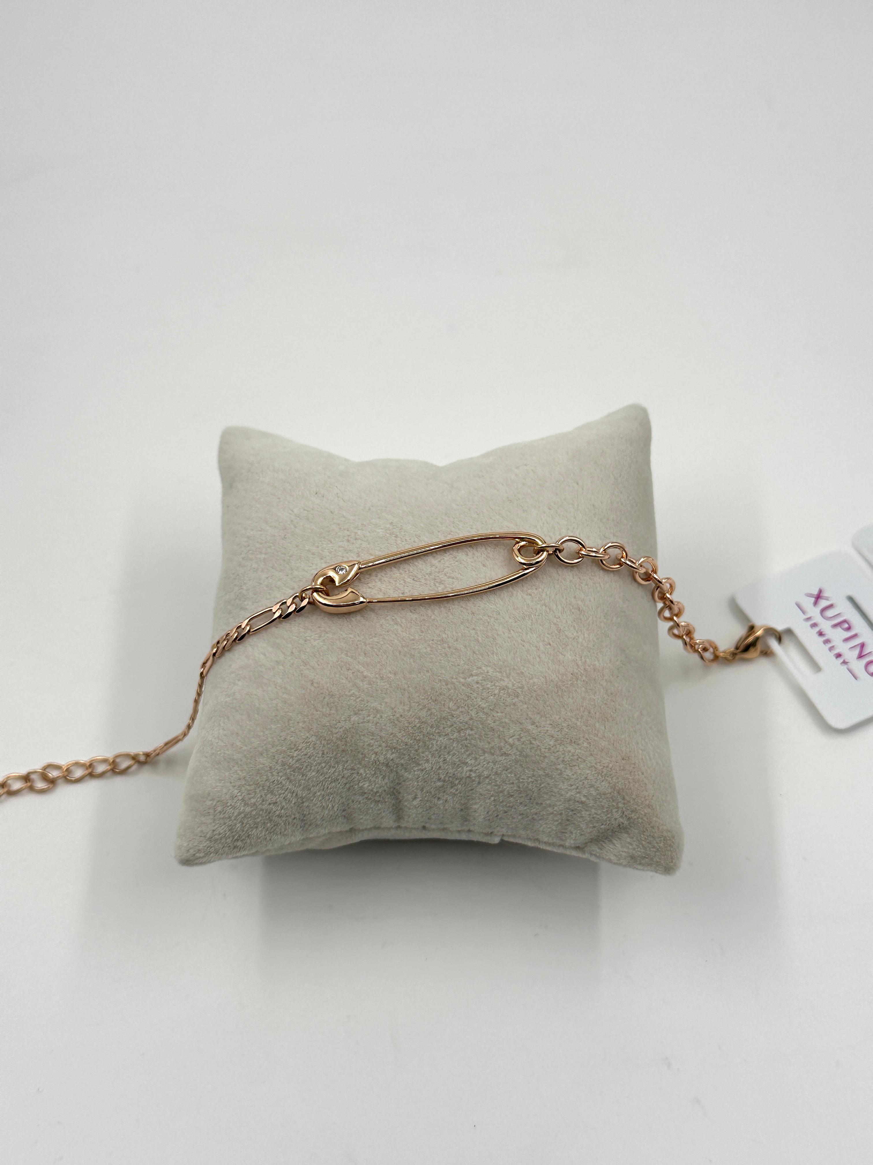 Toptan VIP SERİ ÇENGELİ İĞNE MODEL BİLEKLİK 