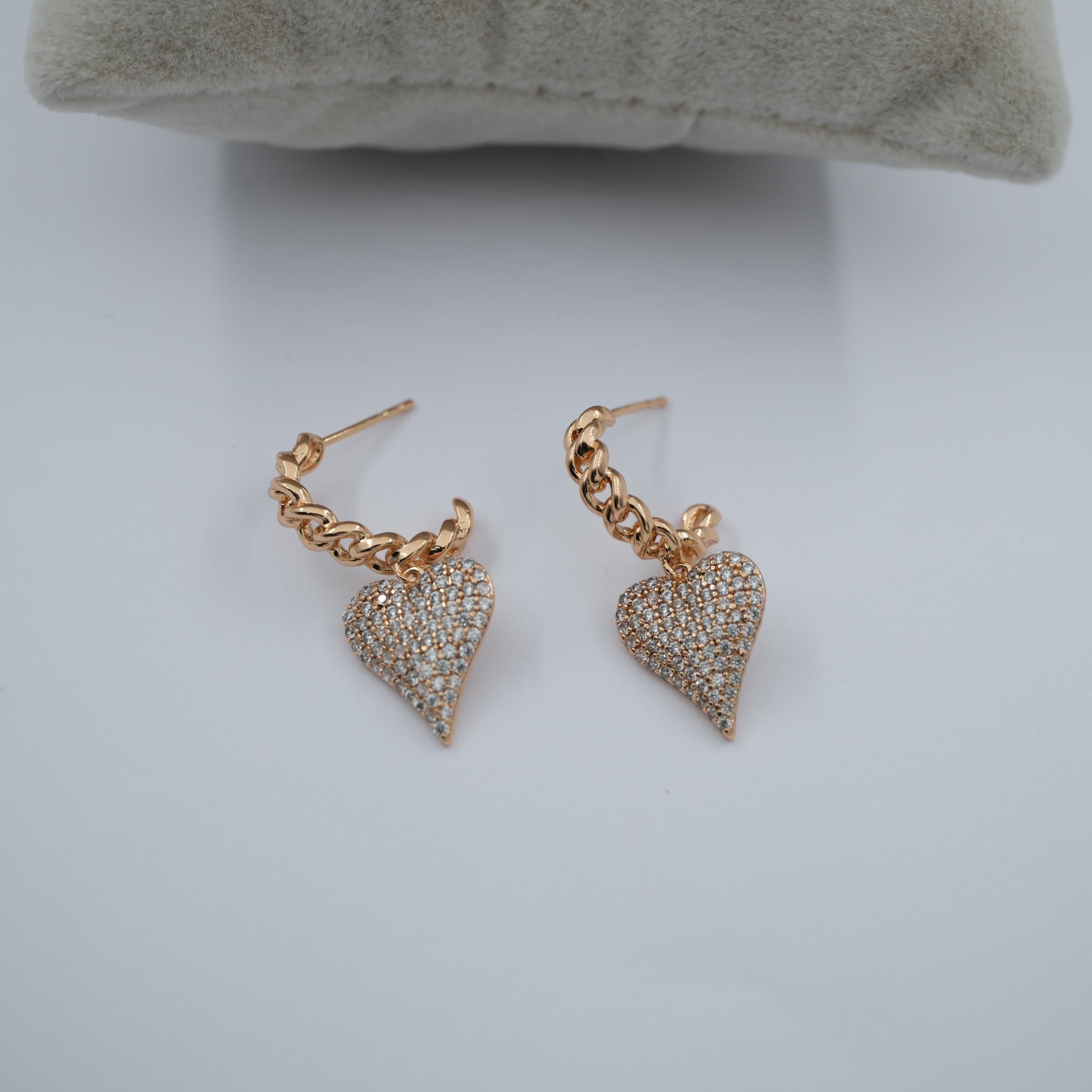 Toptan VIP SERİ TAŞLI KALP KÜPE 