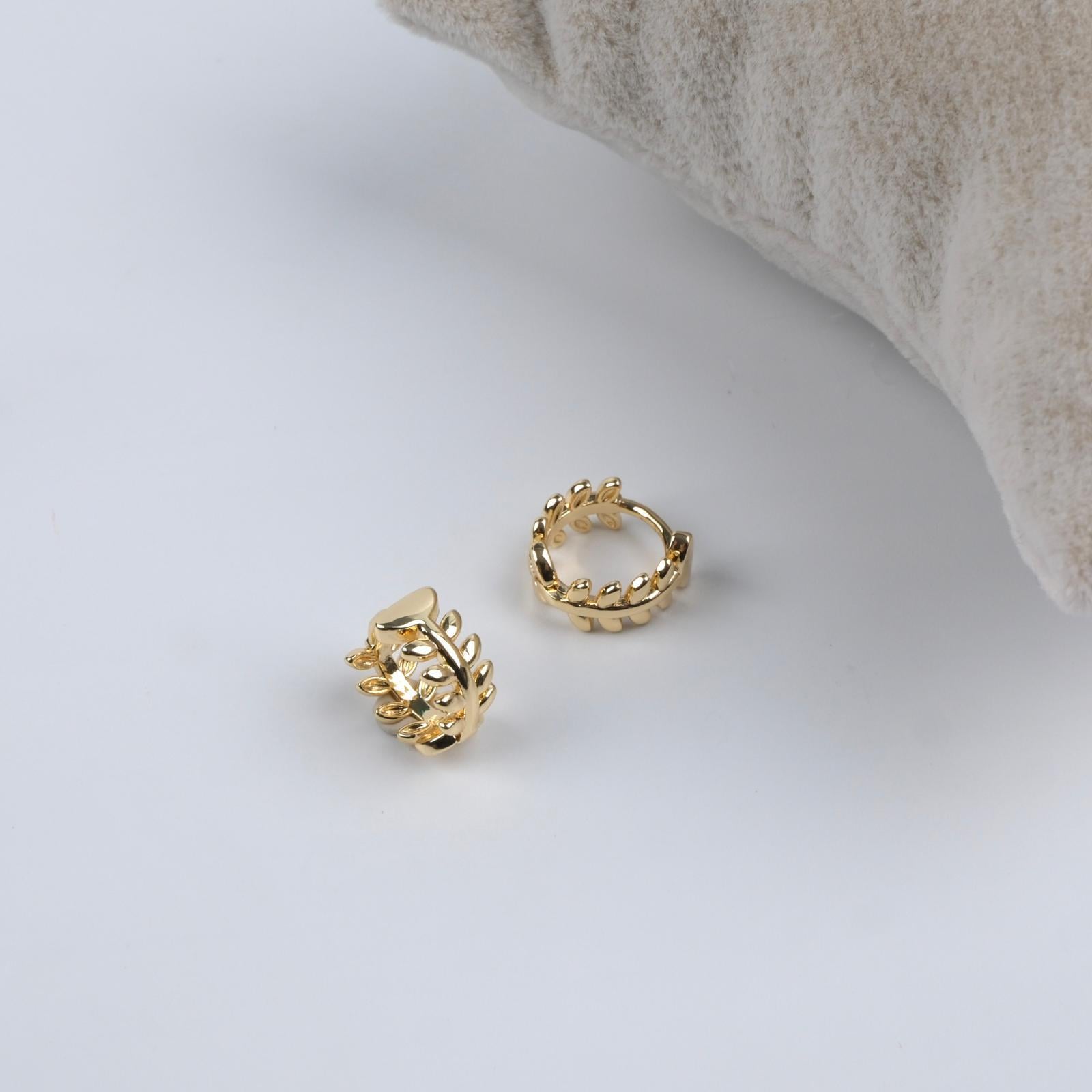 Toptan YAPRAK MODEL HALKA KÜPE 