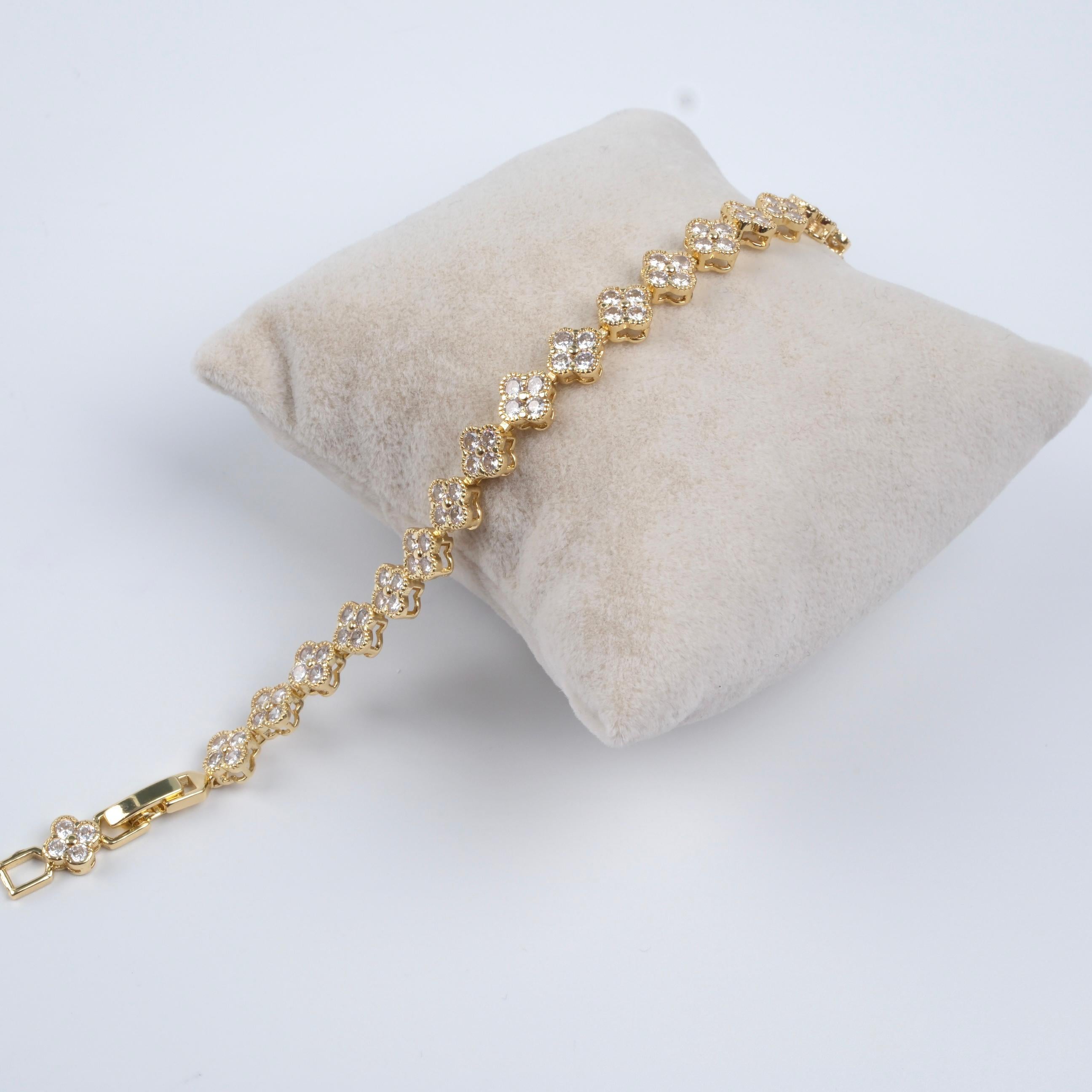 Toptan YONCA MODEL TAŞLI BİLEKLİK