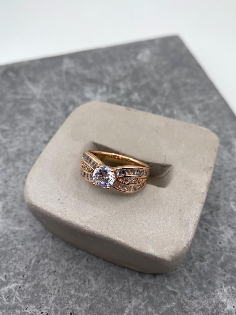 VIP SERİ KALIN TEK TAŞLI YÜZÜK 