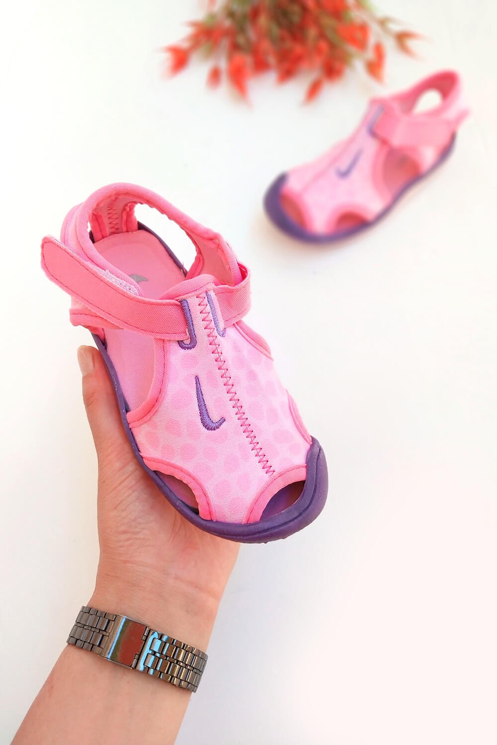 Amblem Baskılı Çocuk Sandalet Pembe
