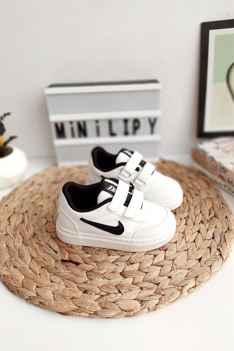 Amblem Baskılı Çocuk Spor Ayakkabı Beyaz Siyah