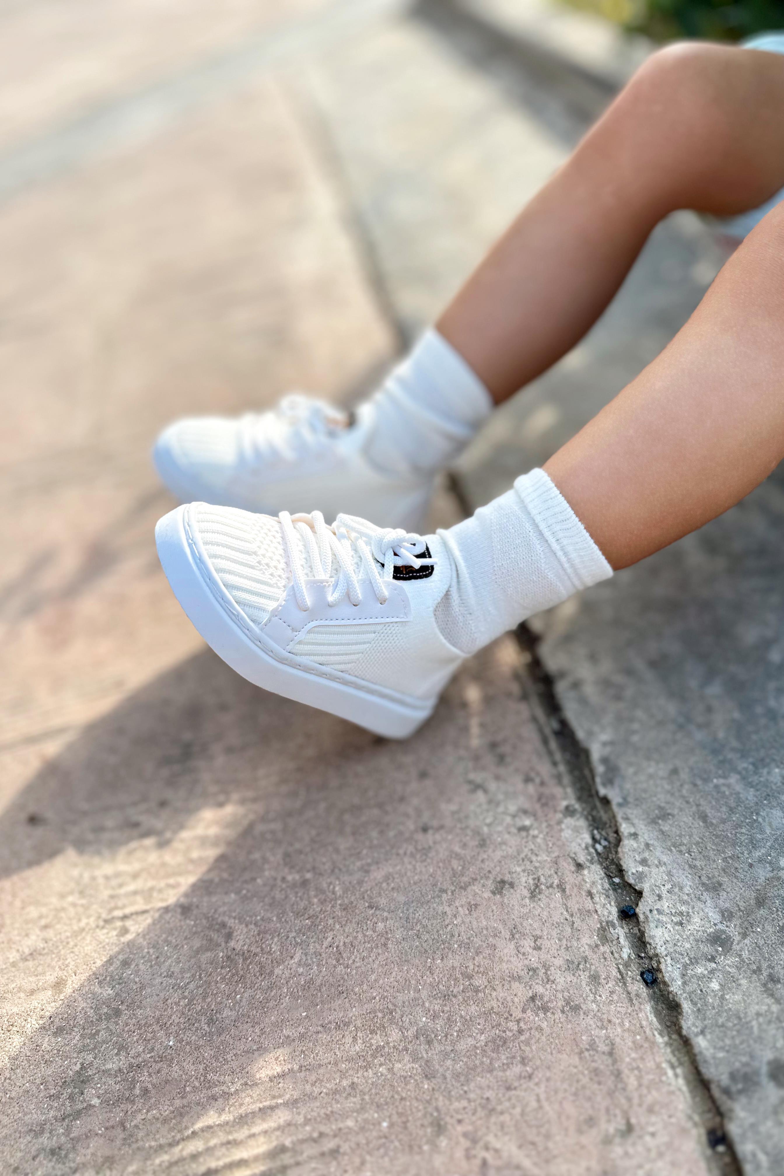 Bağcıklı Fileli Beyaz Ayakkabı