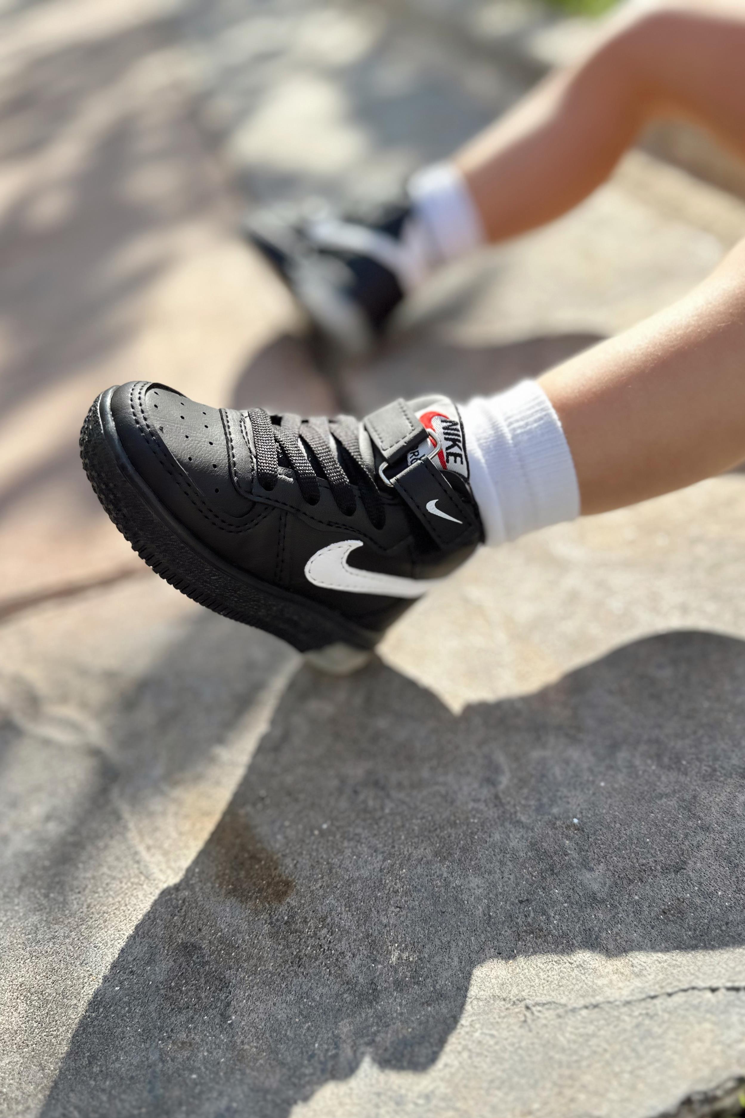 Bağcıklı Işıklı Çocuk Siyah Ayakkabı