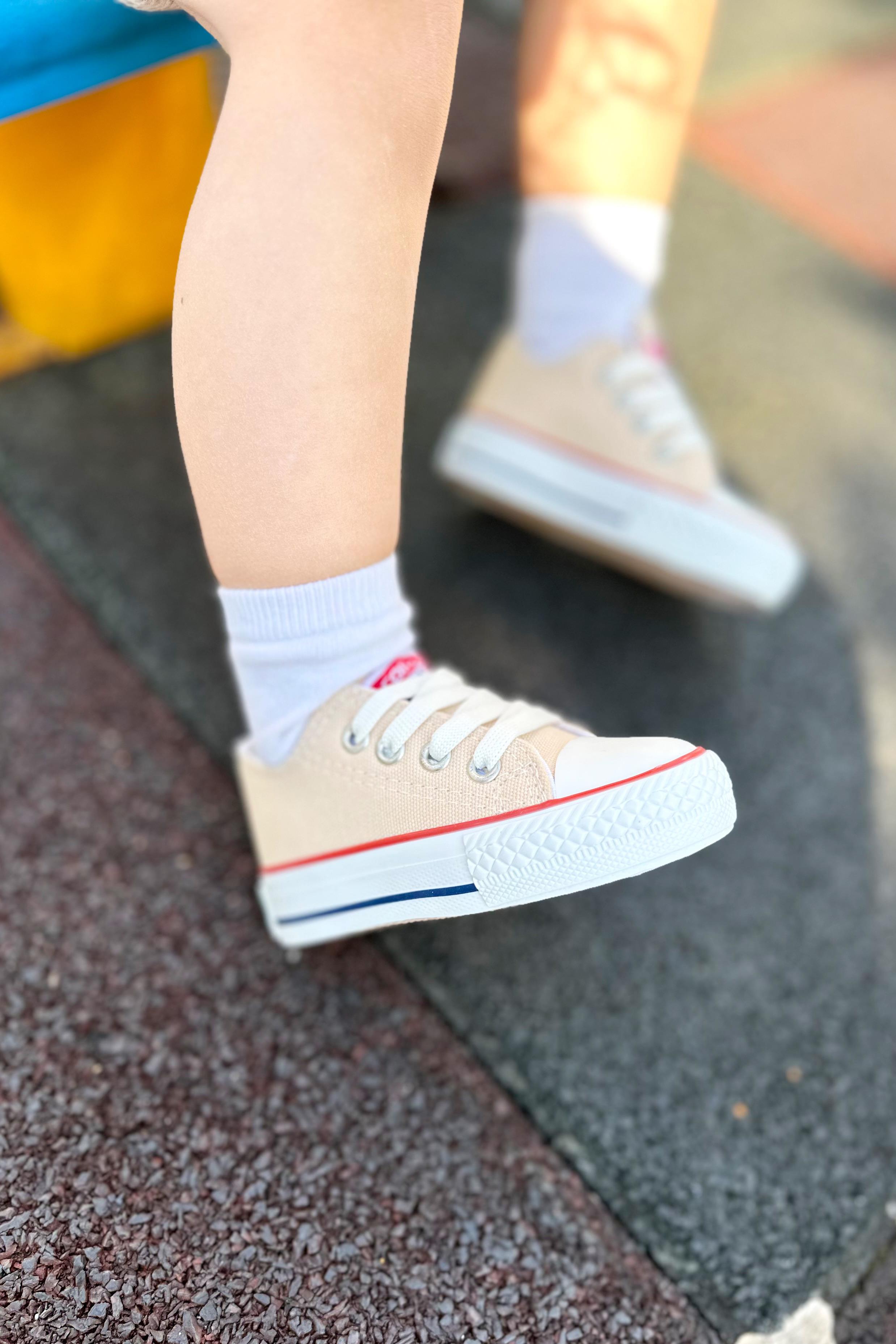 Bağcıklı Tabanı Şeritli Çocuk Spor Ayakkabı Bej