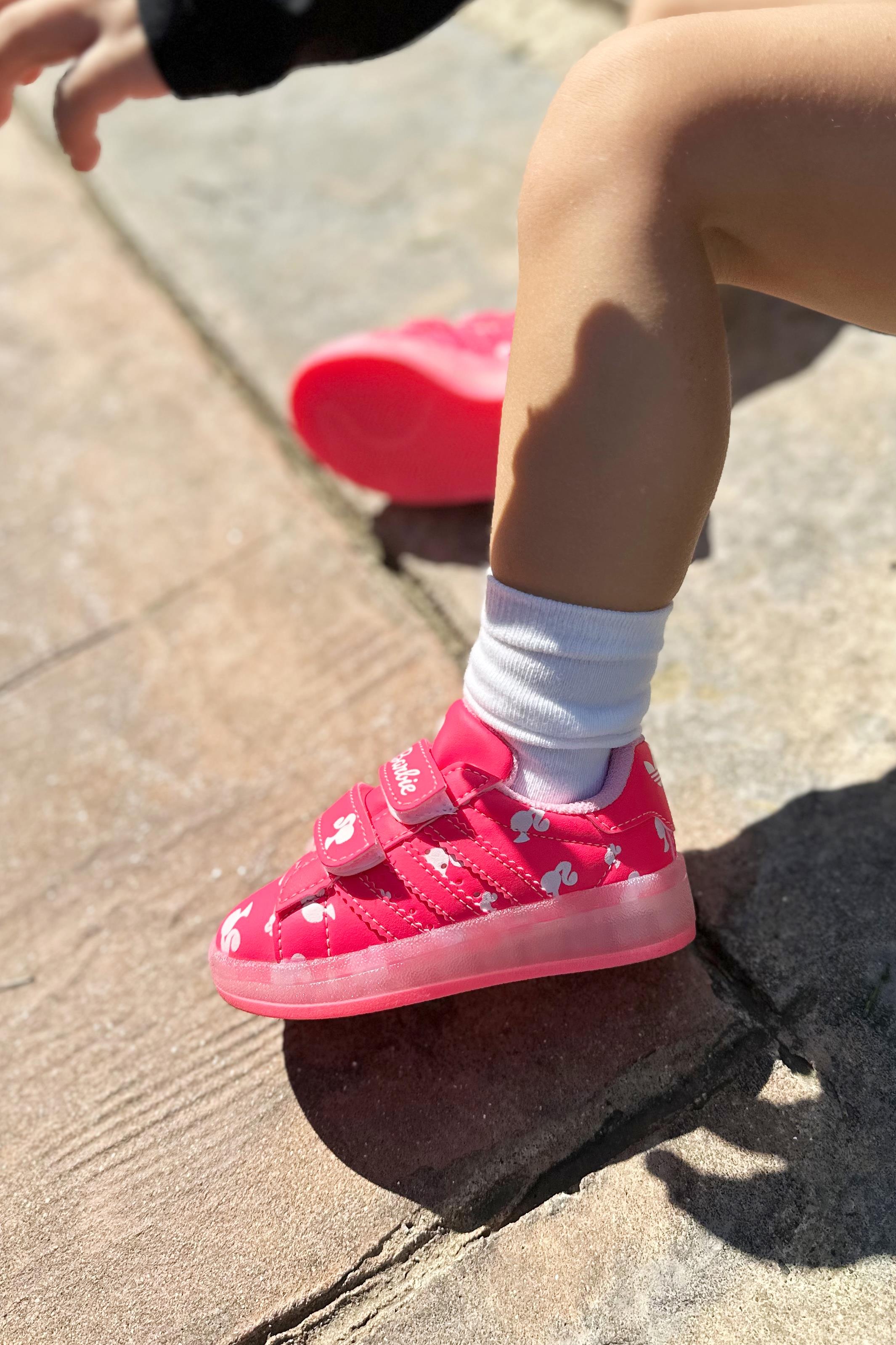 Barbie Baskılı Yapışkanlı Çocuk Spor Ayakkabı Fuşya