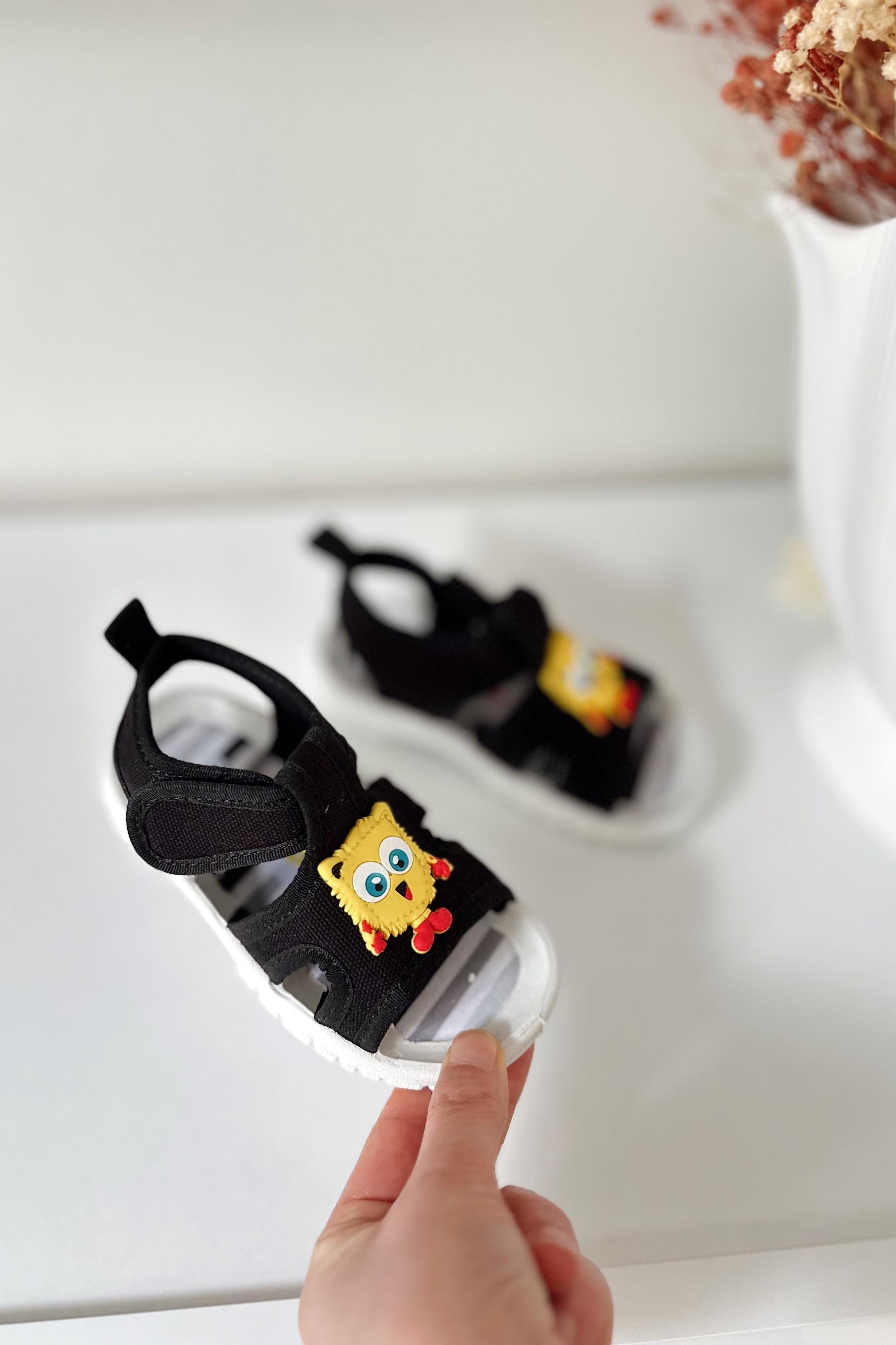 Sünger Bob Baskılı Çocuk Sandalet Siyah