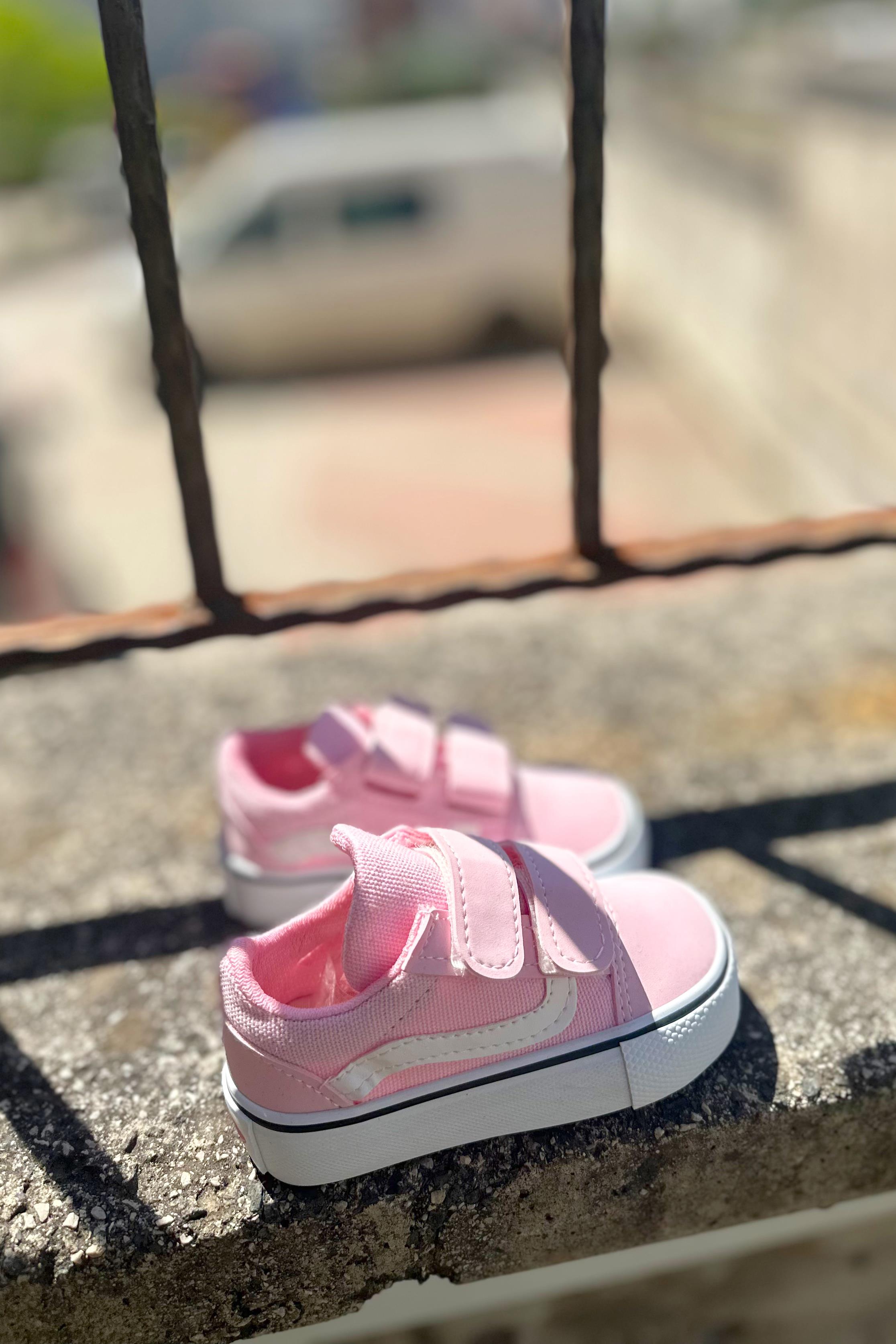 Yanı Çizgili Yapışkanlı Çocuk Spor Ayakkabı Pembe Beyaz