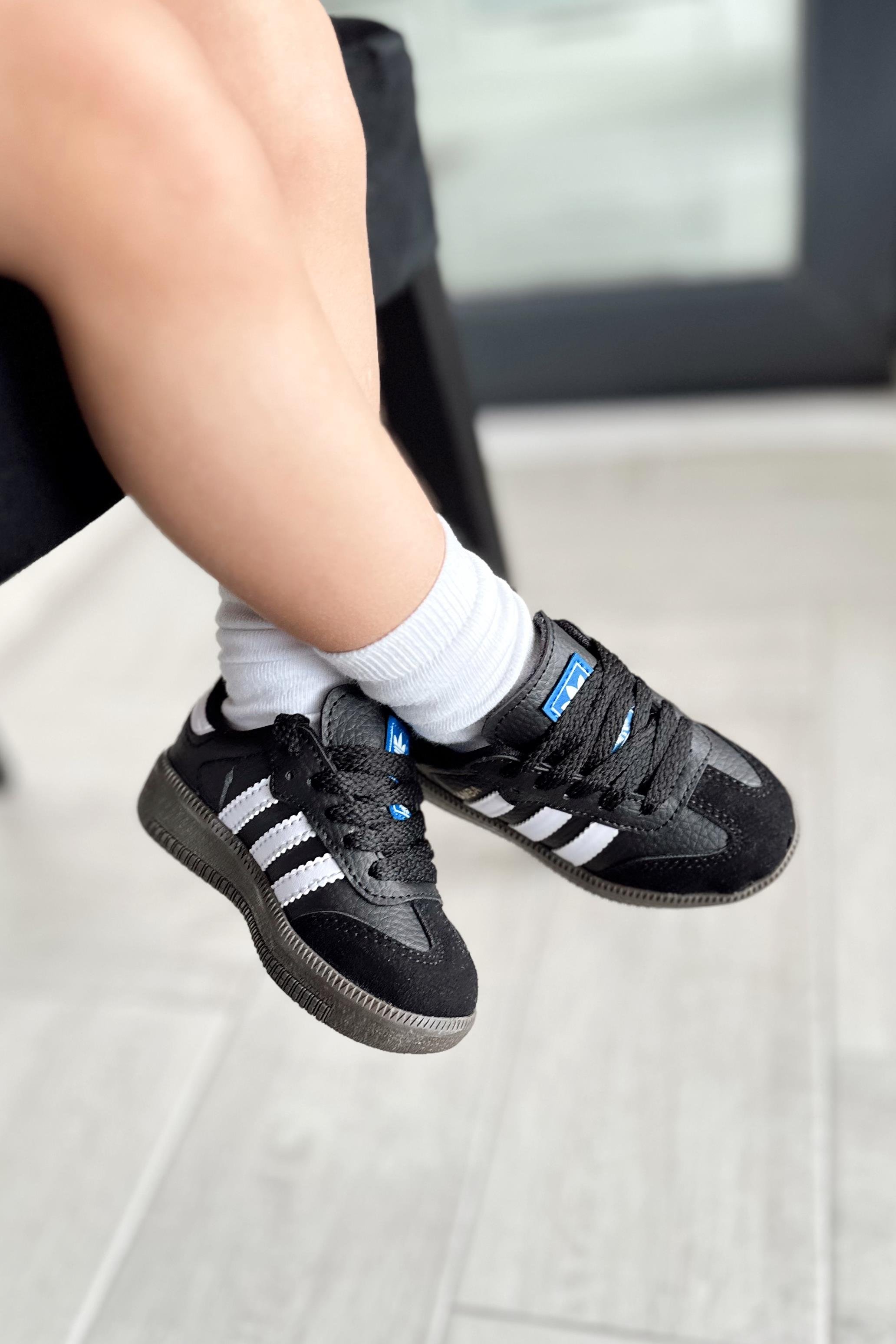 Yanı Çizgili Yazı Baskılı Çocuk Spor Ayakkabı Siyah Beyaz