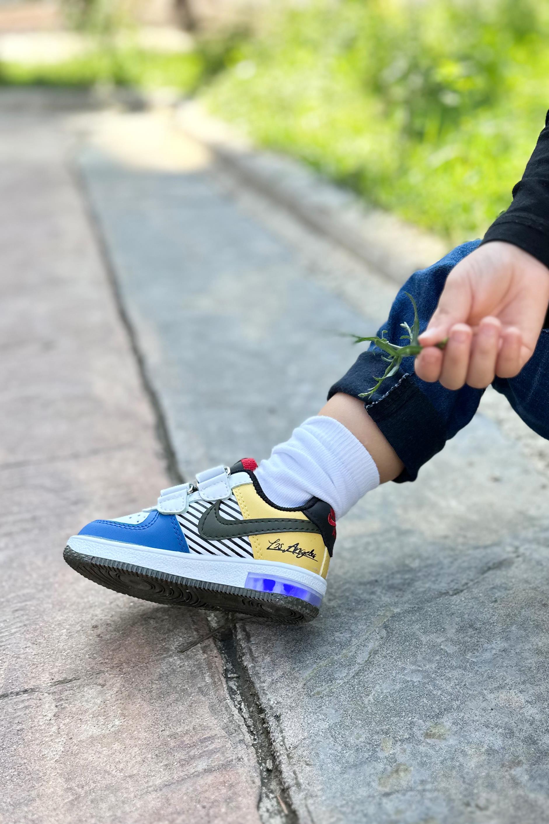 Yapışkanlı Işıklı Çocuk Spor Ayakkabı Beyaz Mavi